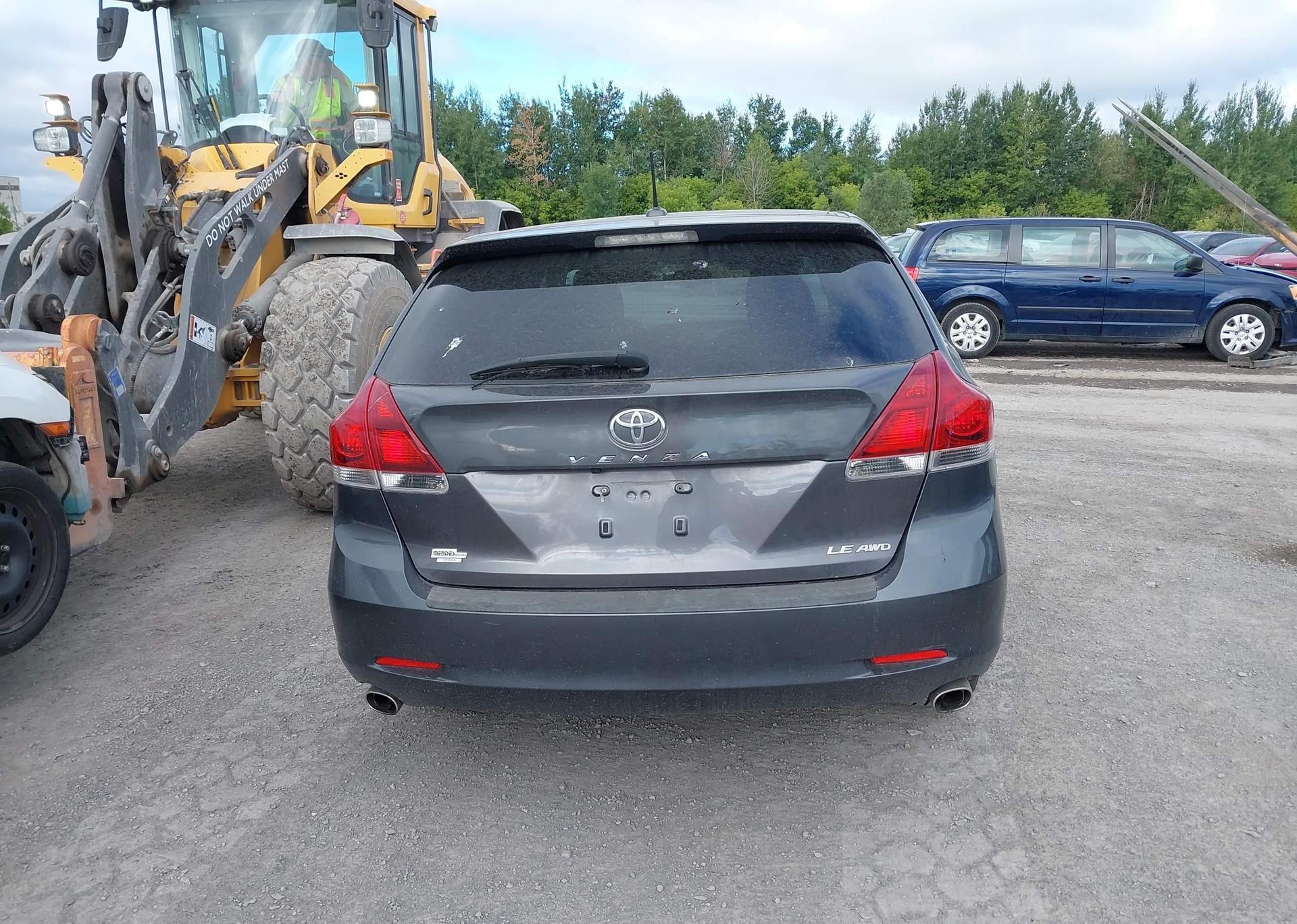 2015 TOYOTA VENZA LE