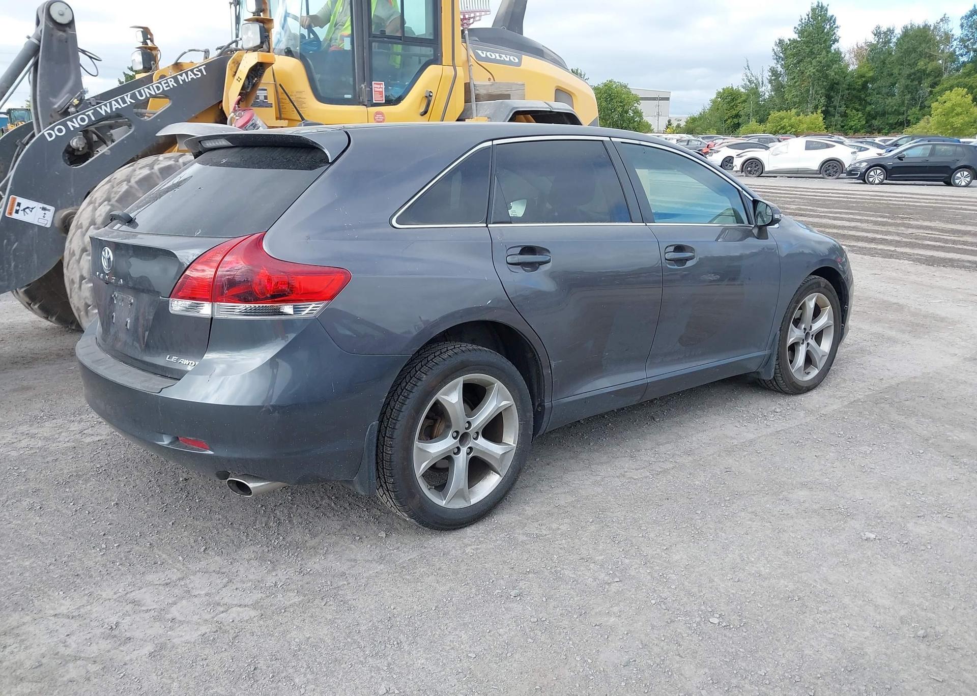 2015 TOYOTA VENZA LE