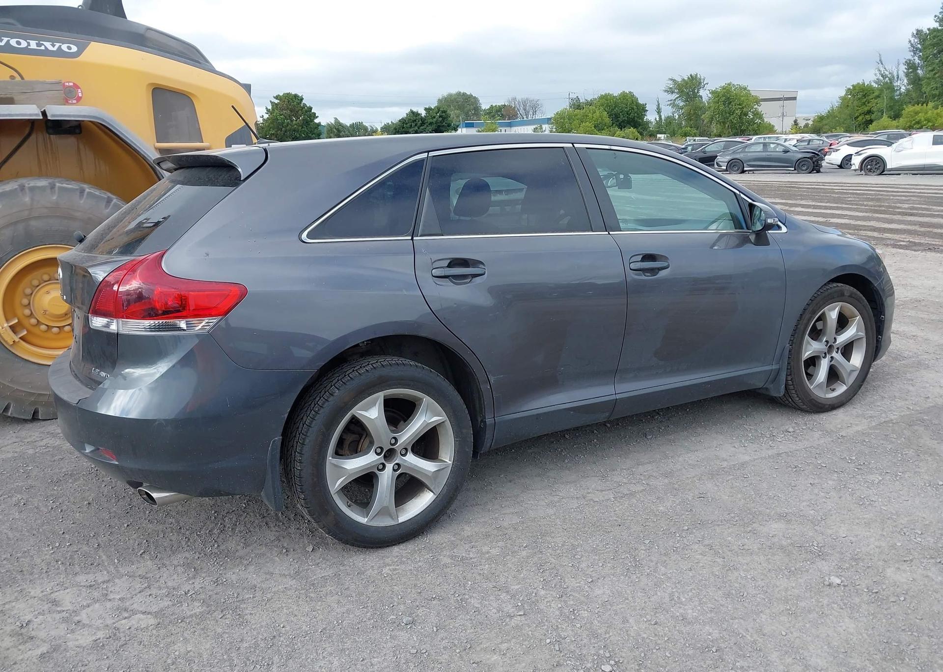 2015 TOYOTA VENZA LE