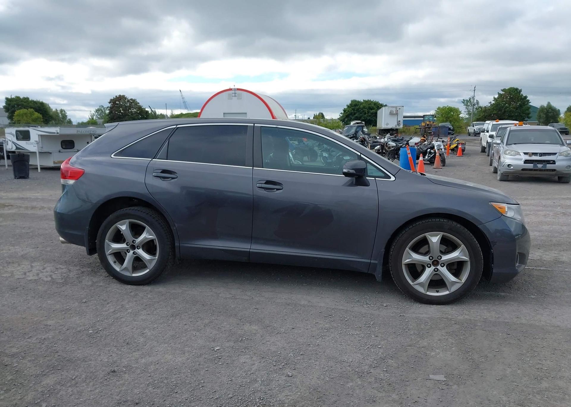 2015 TOYOTA VENZA LE