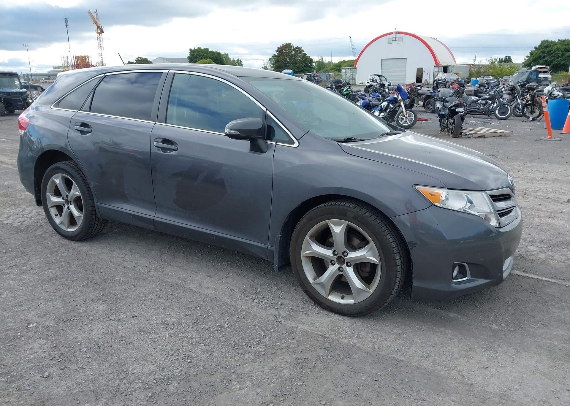 2015 TOYOTA VENZA LE