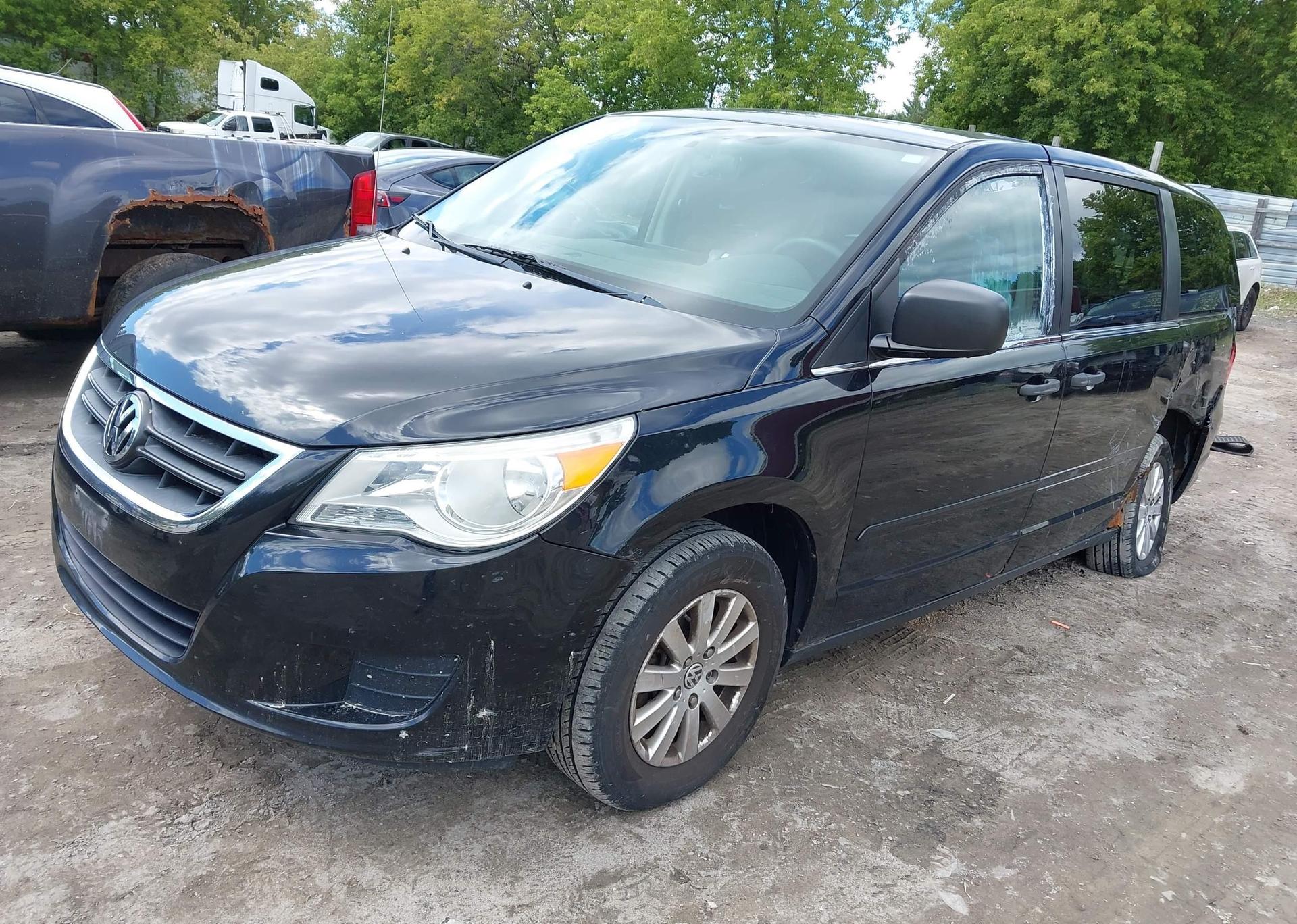 2010 VOLKSWAGEN ROUTAN S