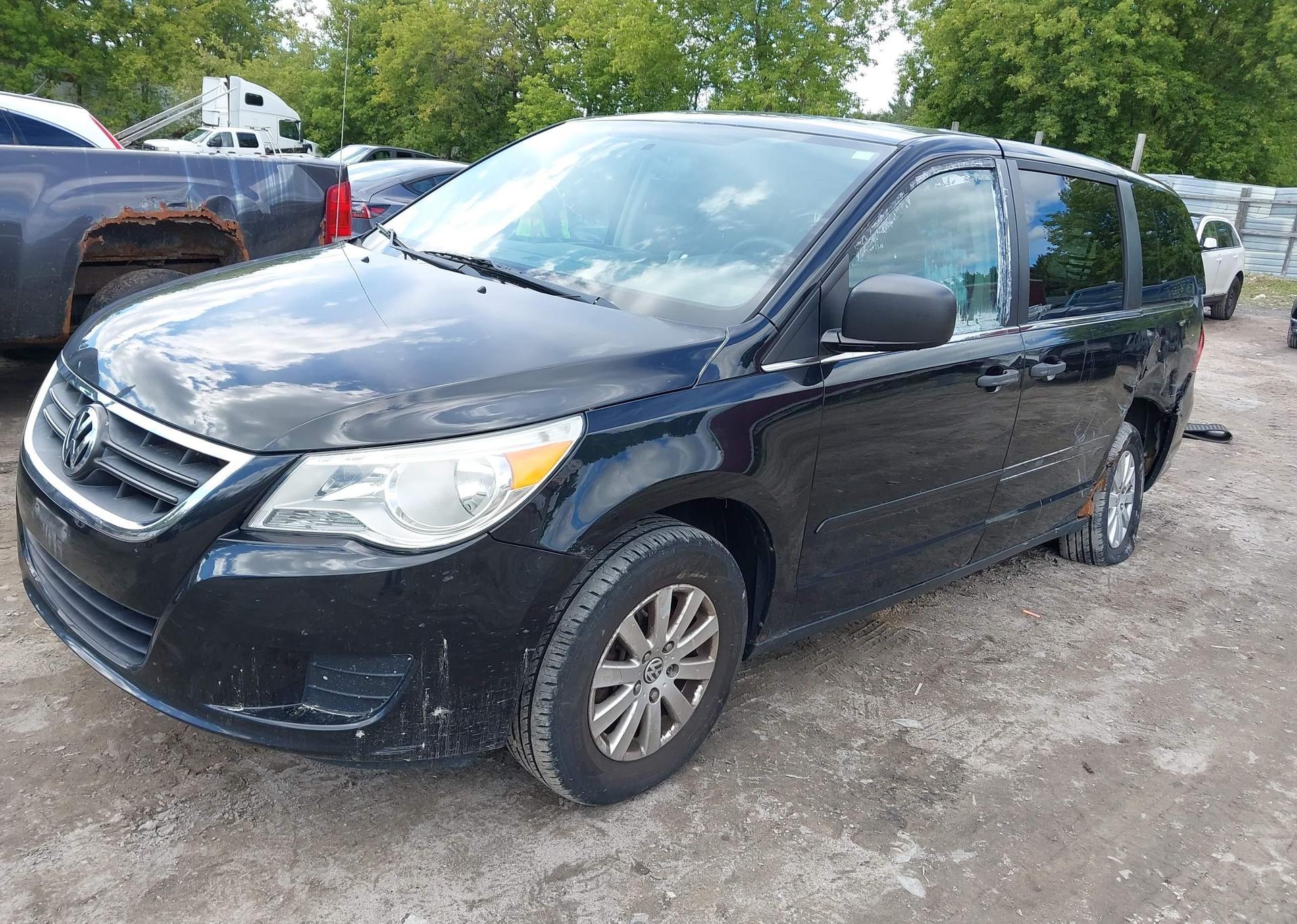 2010 VOLKSWAGEN ROUTAN S