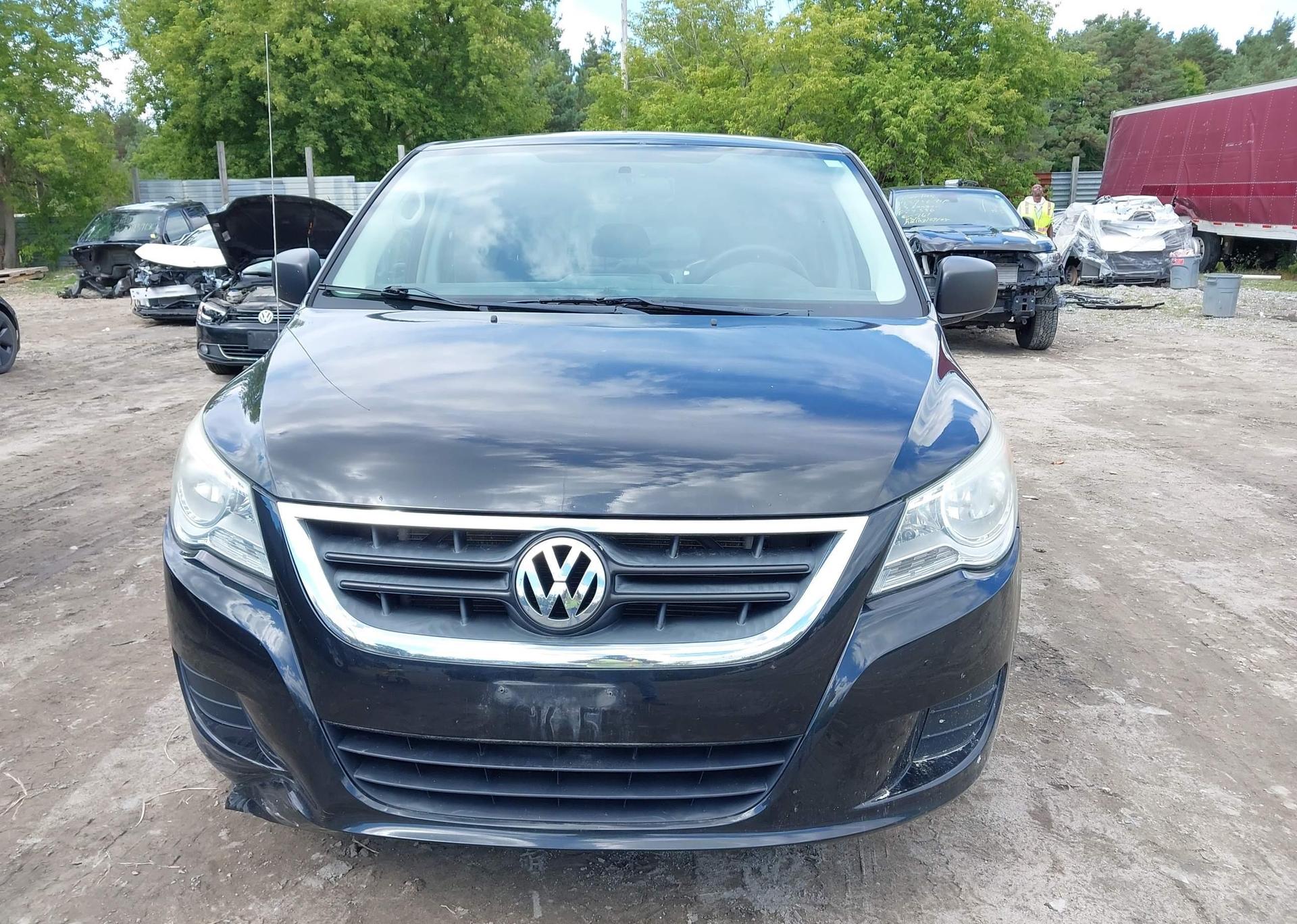2010 VOLKSWAGEN ROUTAN S