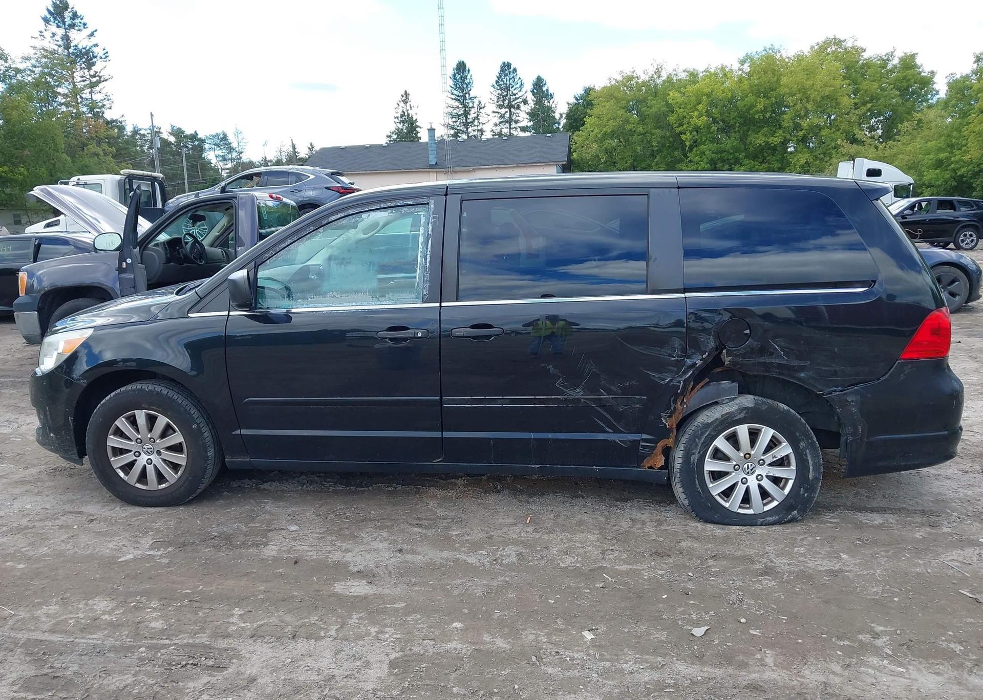 2010 VOLKSWAGEN ROUTAN S