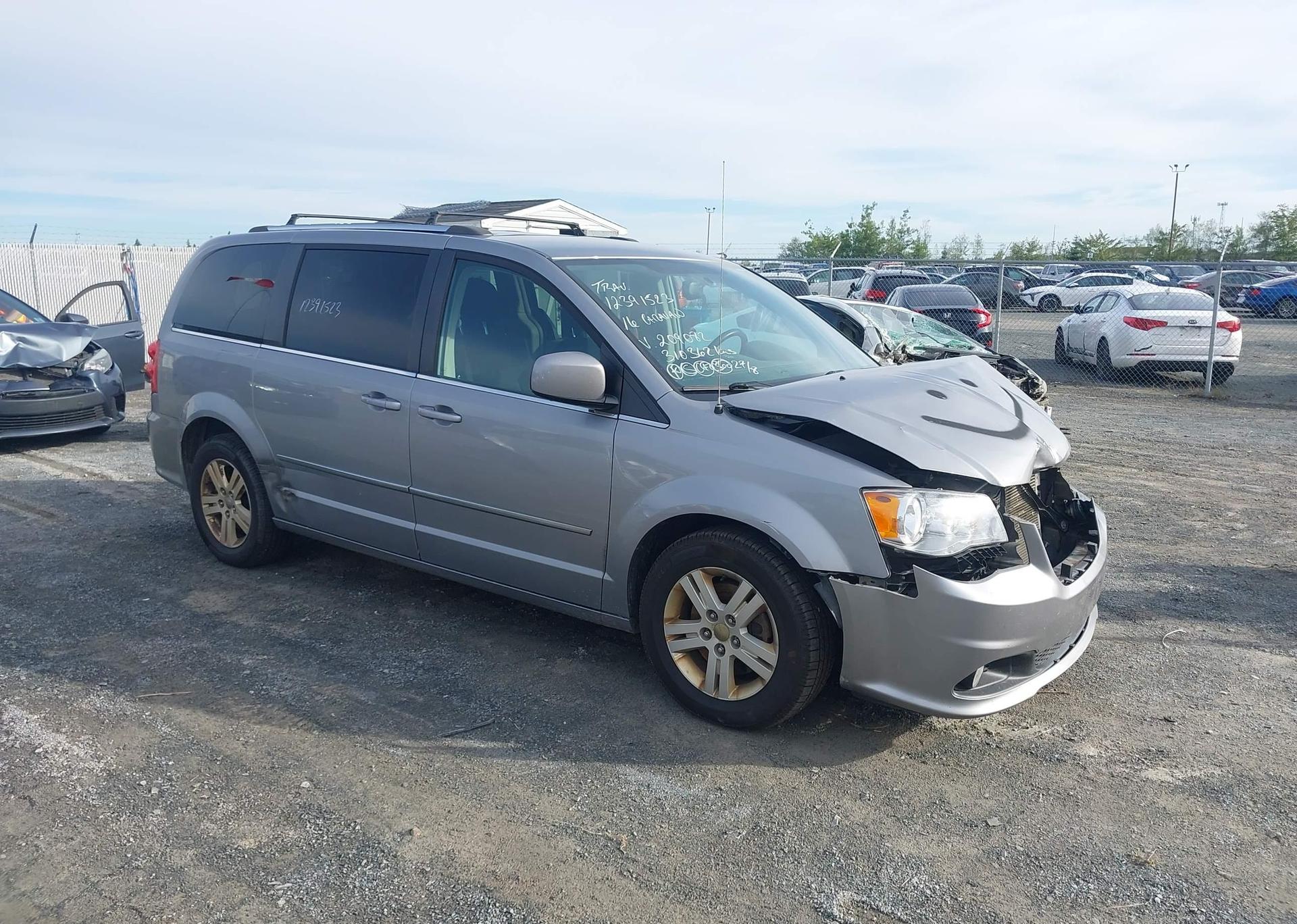 2016 DODGE GRAND CARAVAN CREW