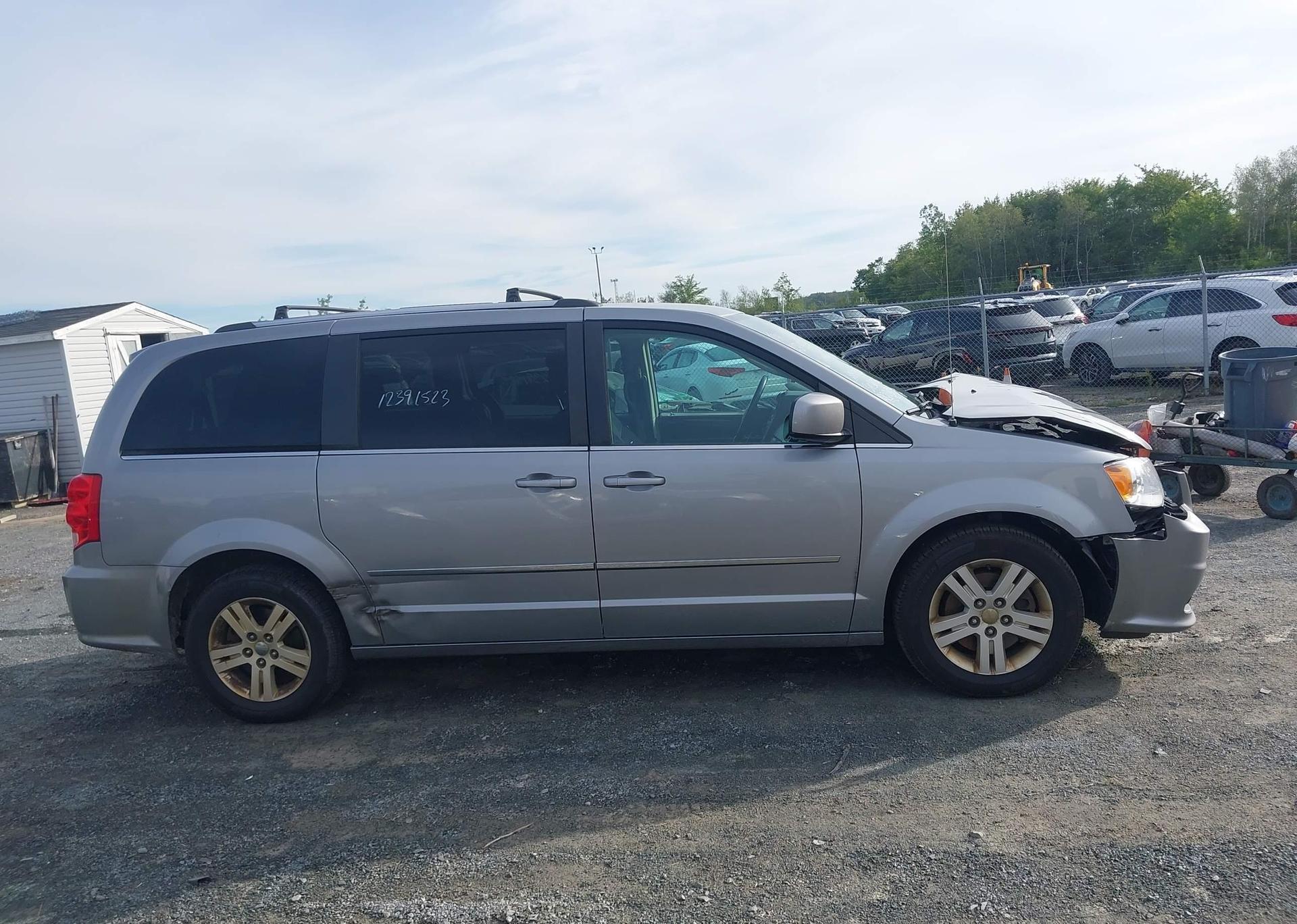 2016 DODGE GRAND CARAVAN CREW