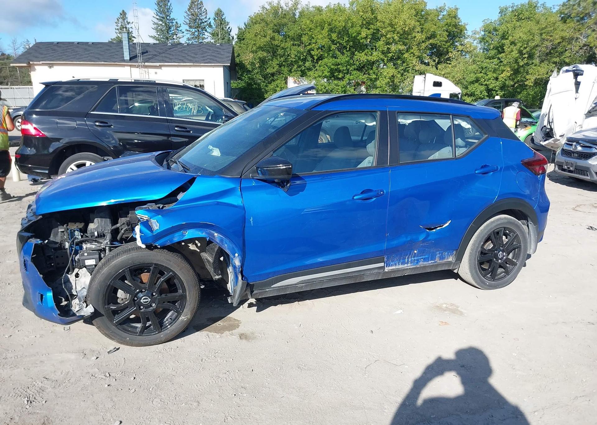 2024 NISSAN KICKS SR