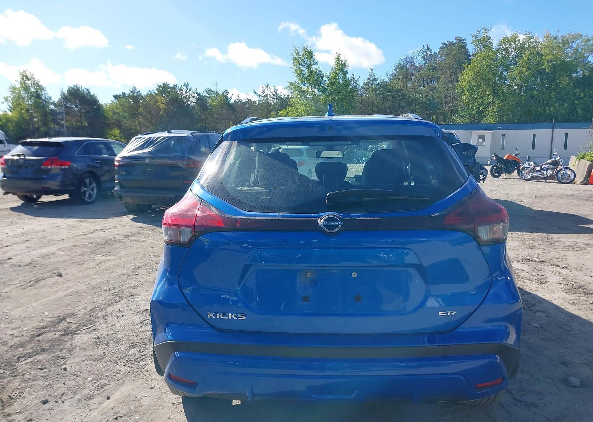 2024 NISSAN KICKS SR