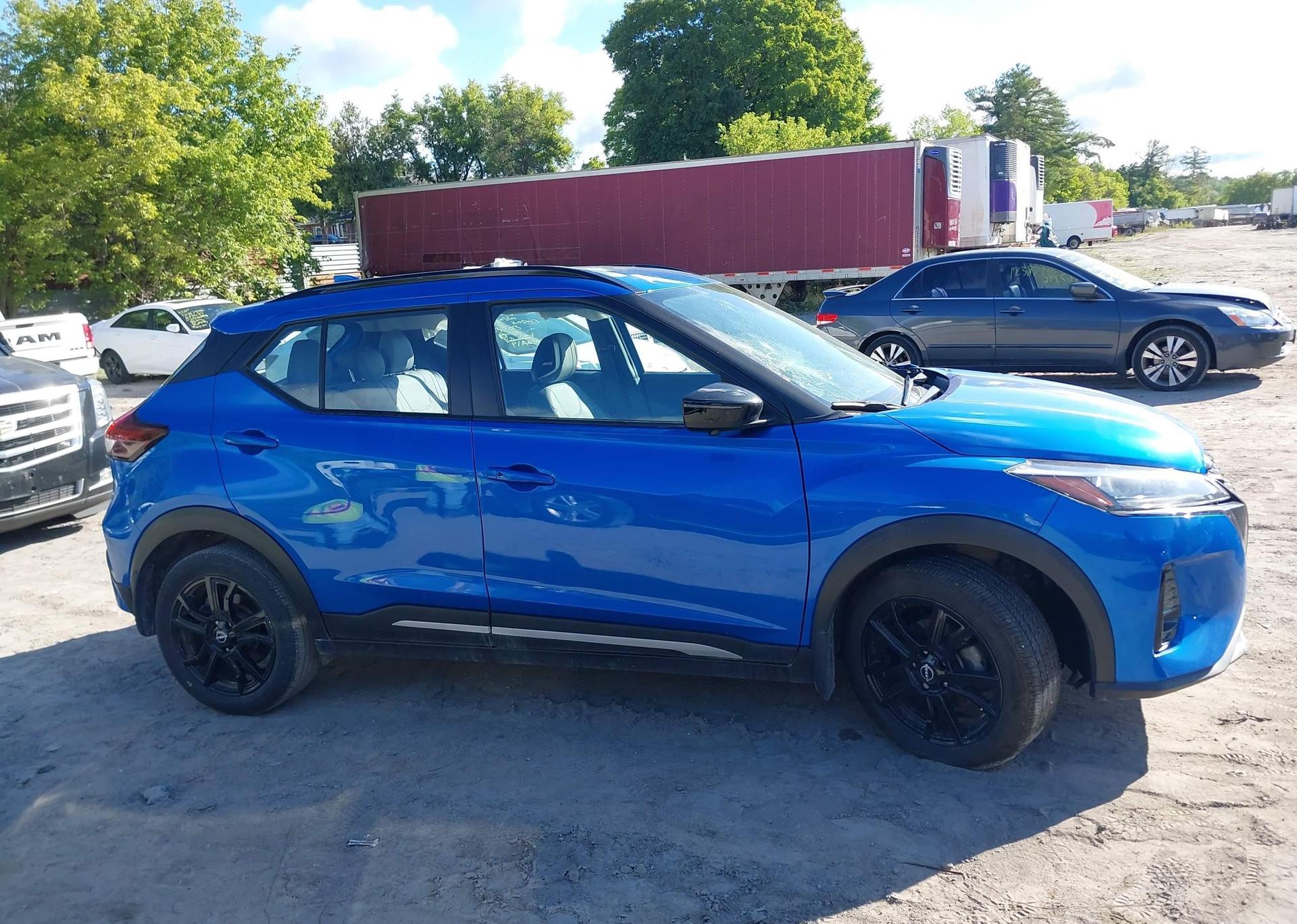 2024 NISSAN KICKS SR