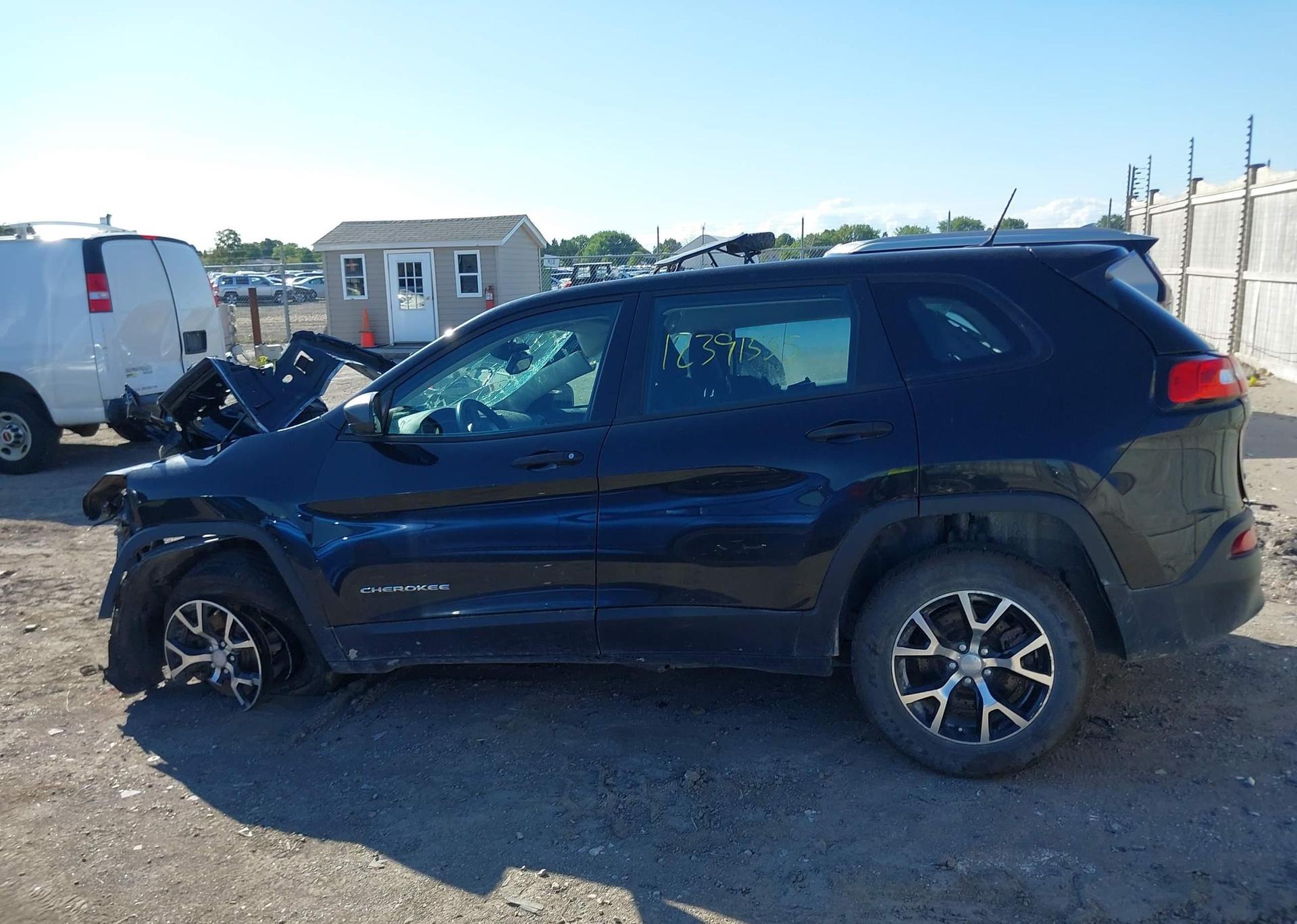 2015 JEEP CHEROKEE SPORT