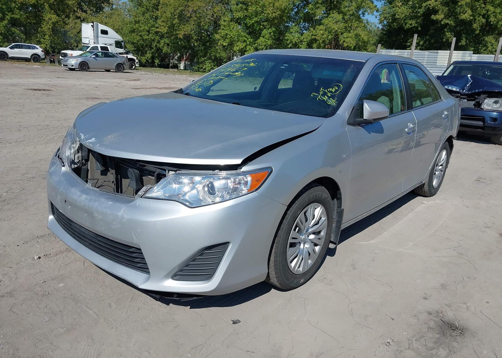 2014 TOYOTA CAMRY