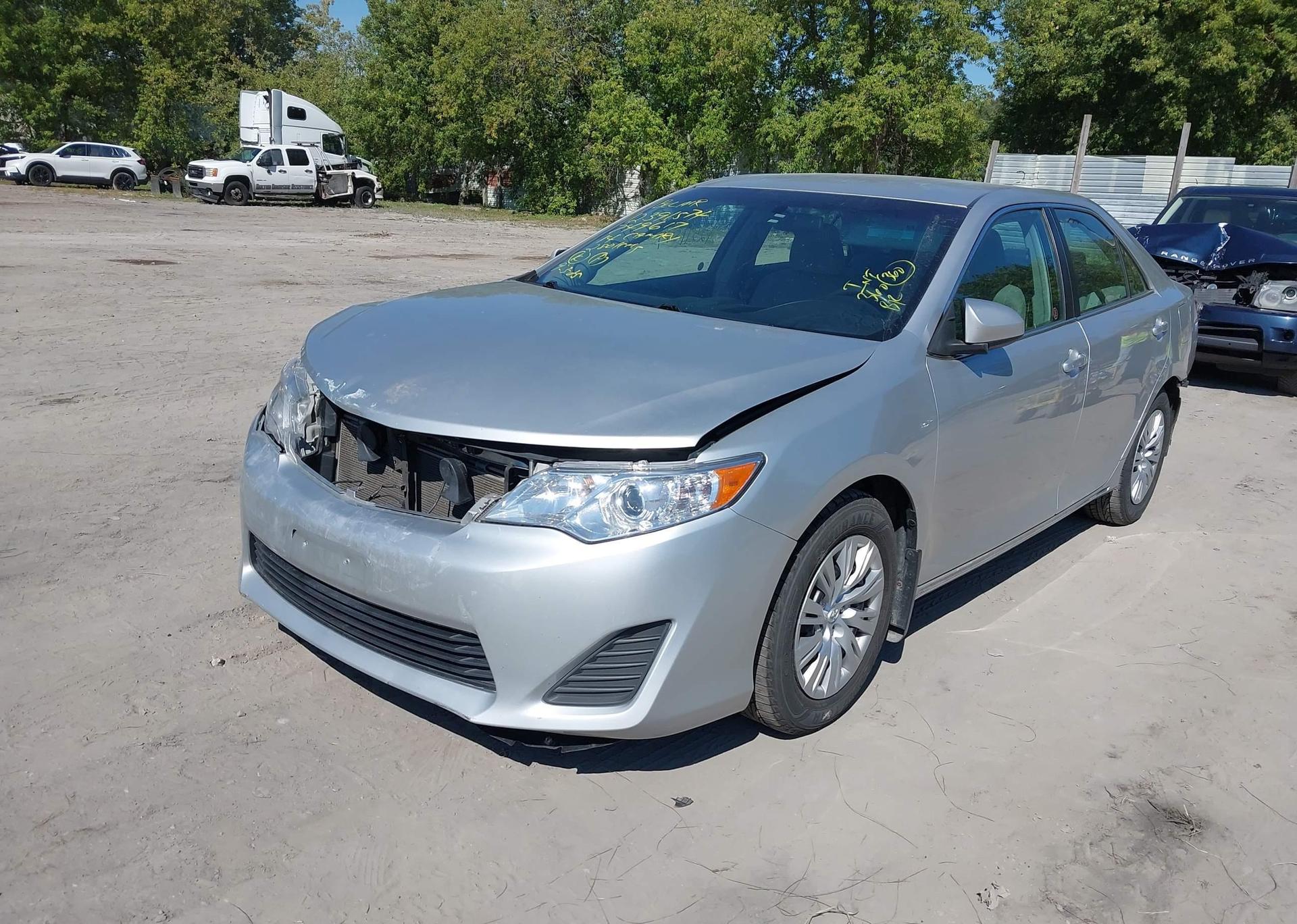 2014 TOYOTA CAMRY