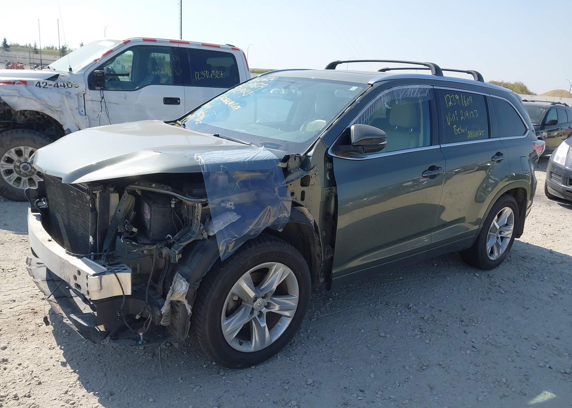 2015 TOYOTA HIGHLANDER LIMITED