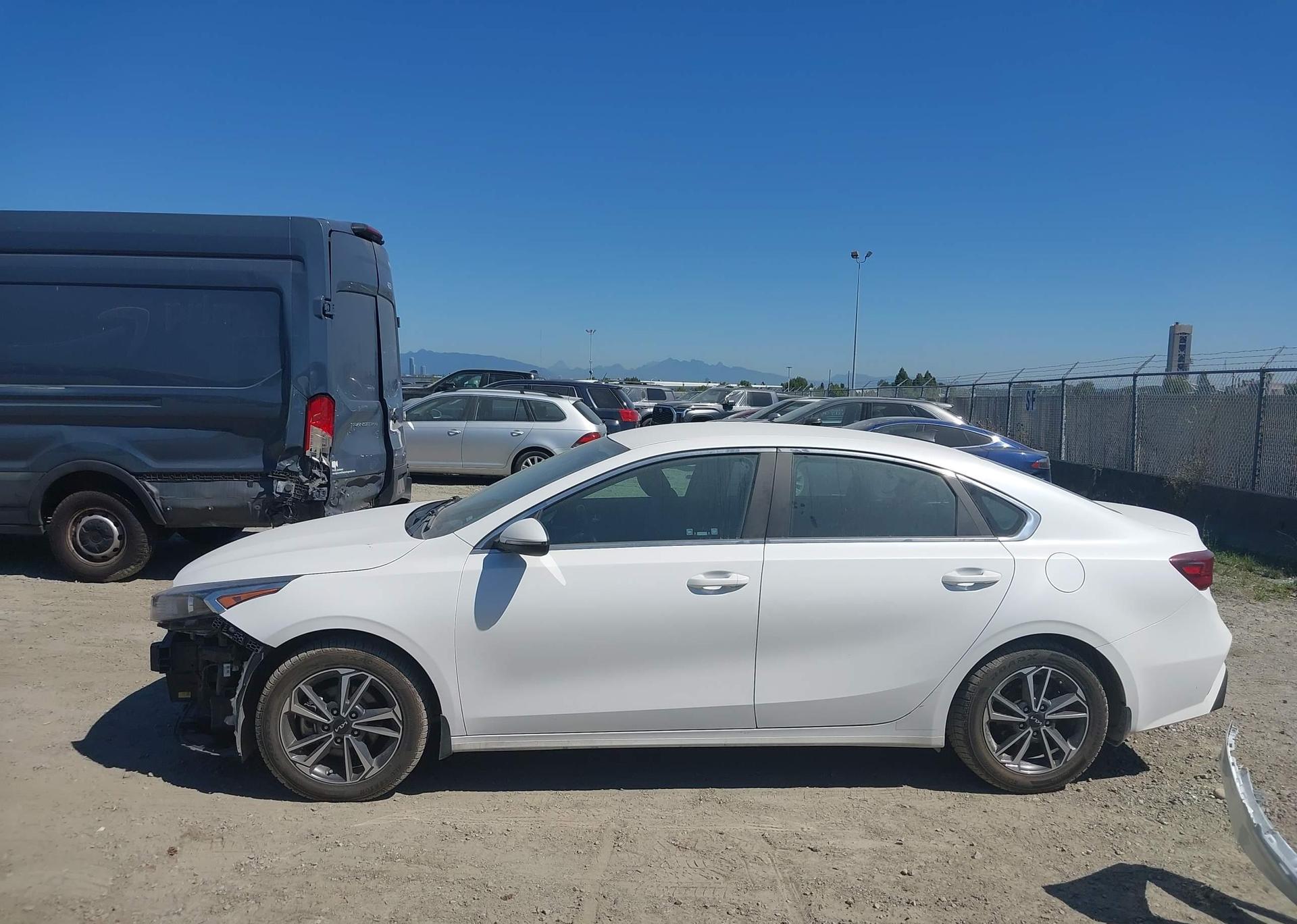 2023 KIA FORTE EX