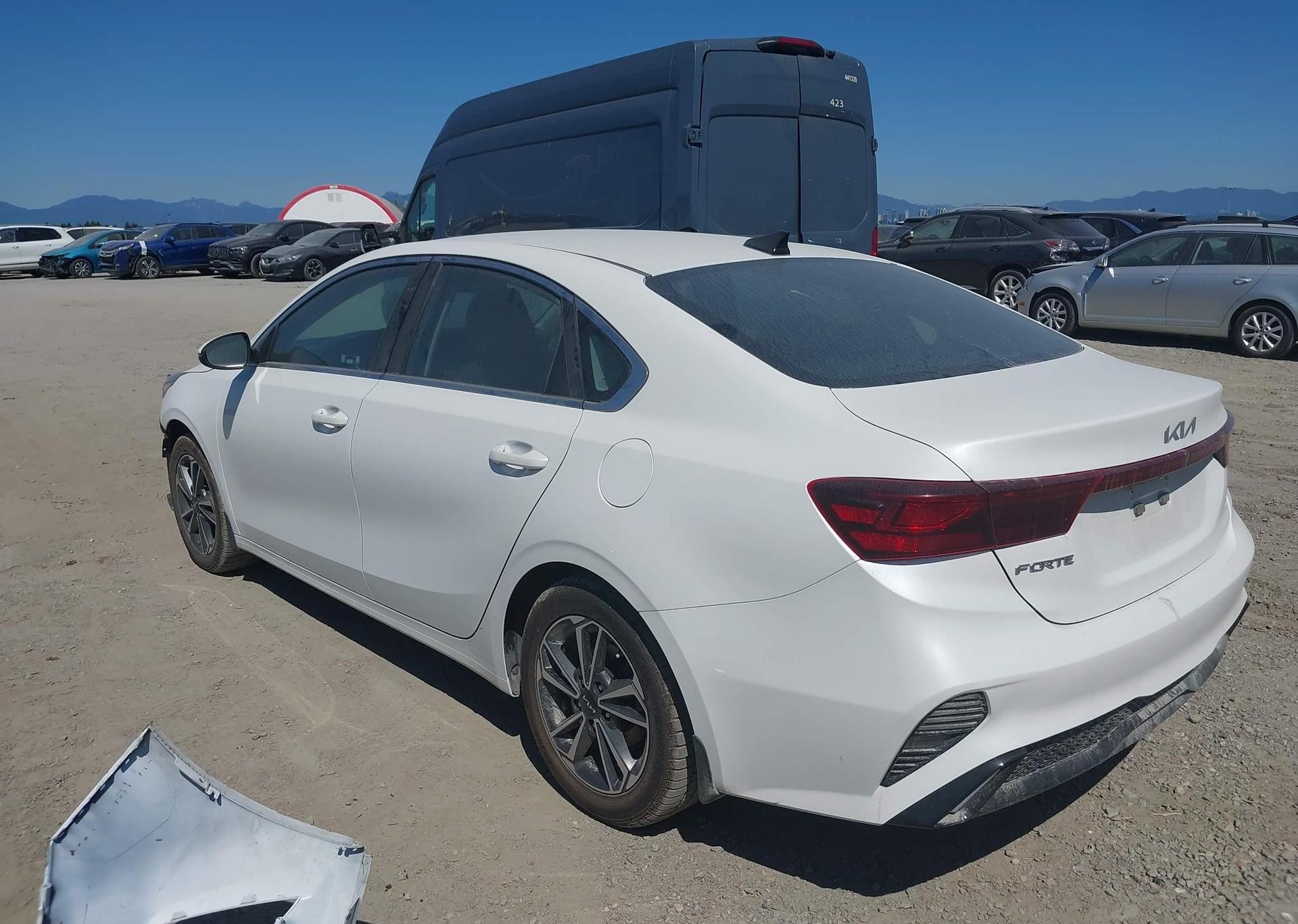 2023 KIA FORTE EX