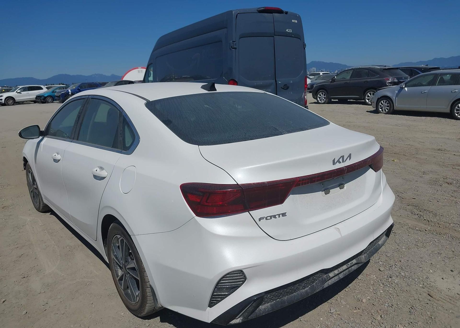 2023 KIA FORTE EX