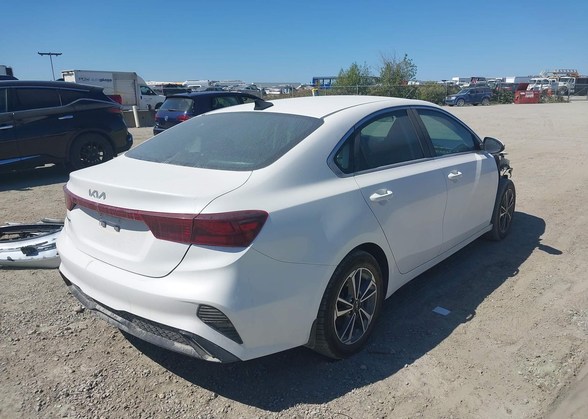 2023 KIA FORTE EX