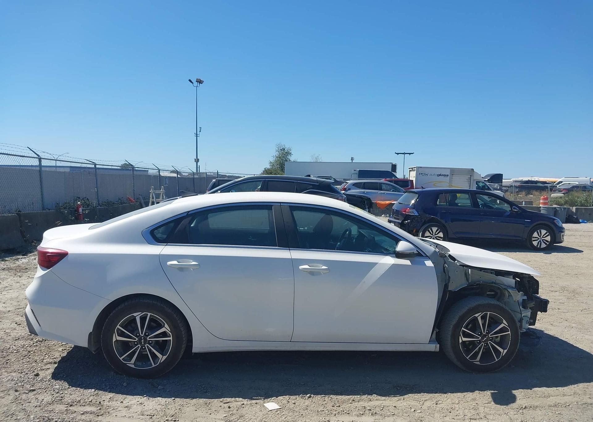 2023 KIA FORTE EX