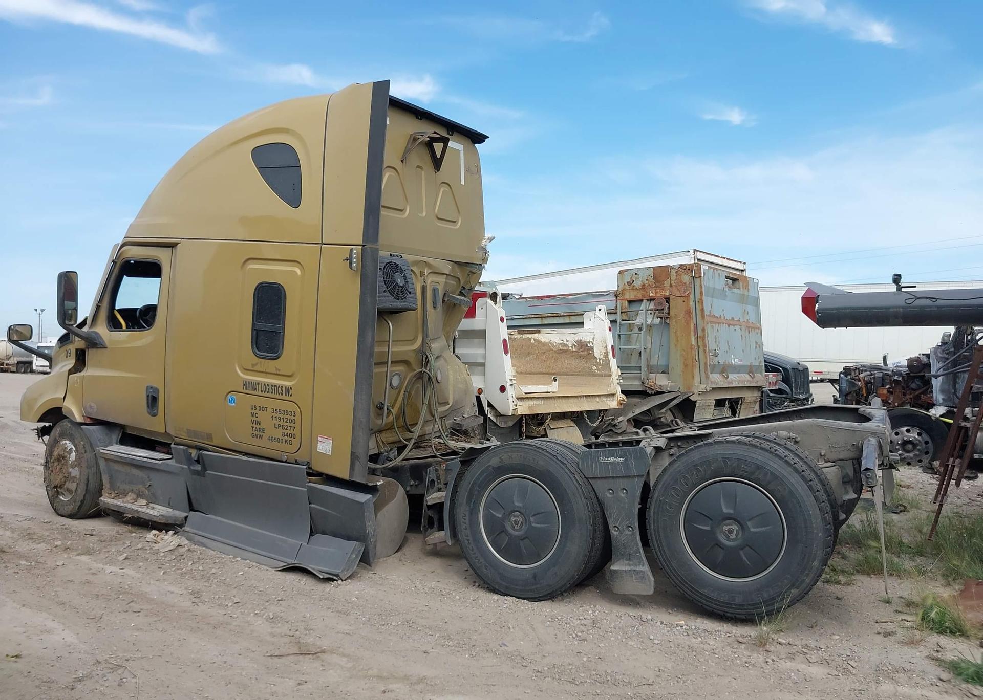 2020 FREIGHTLINER CASCADIA 116