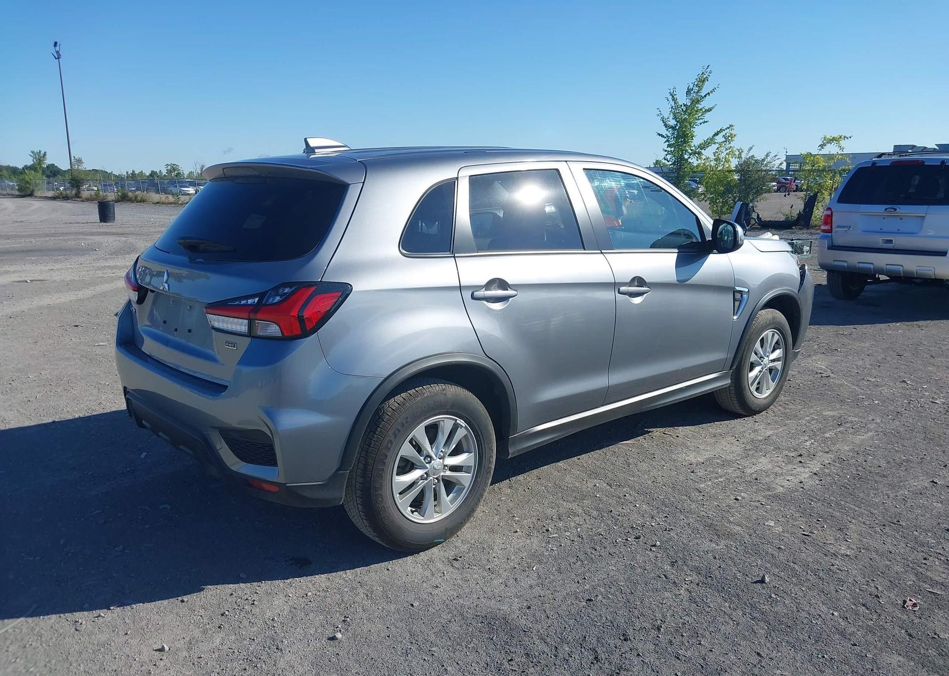 2024 MITSUBISHI RVR SE
