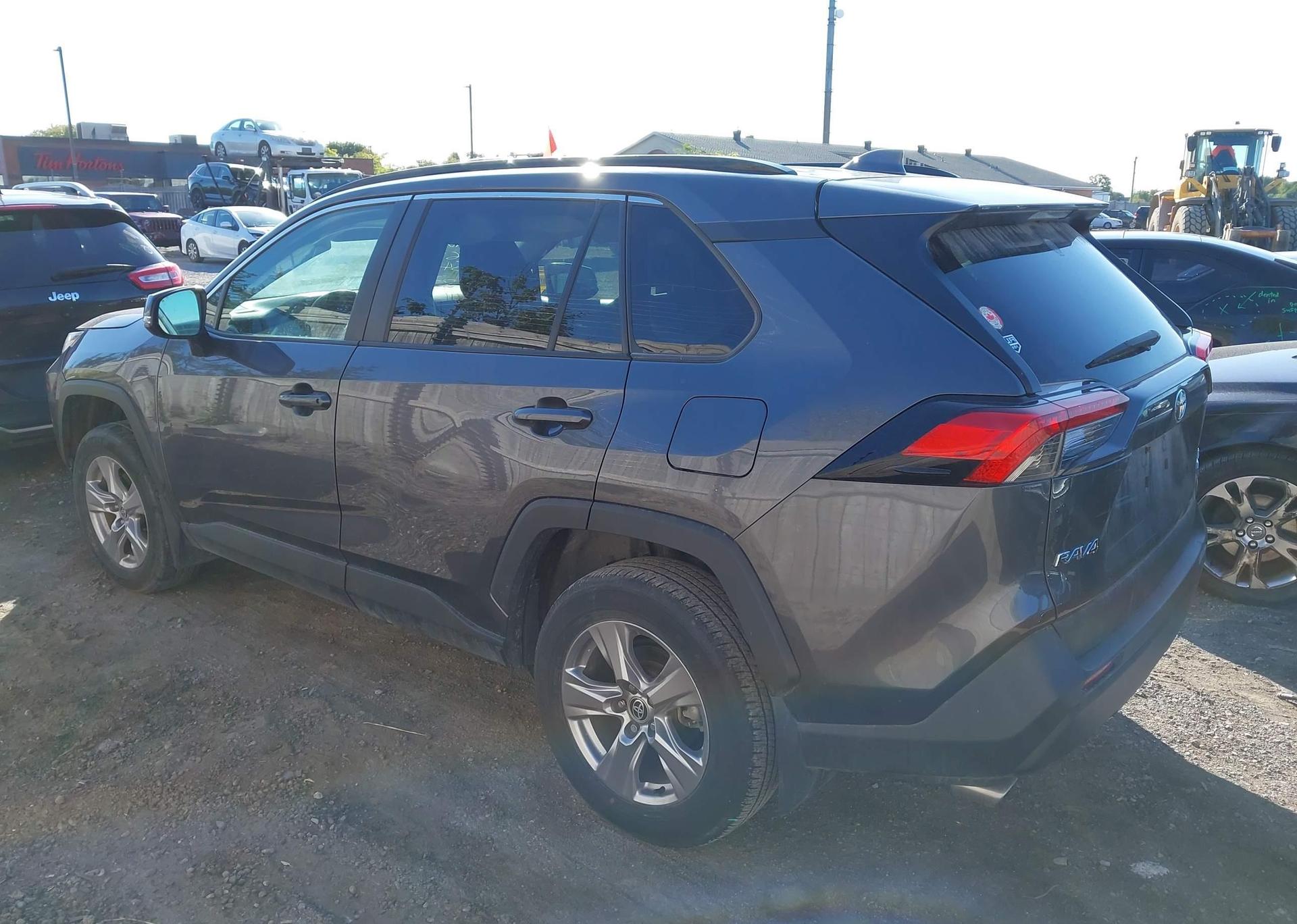 2023 TOYOTA RAV4 XLE
