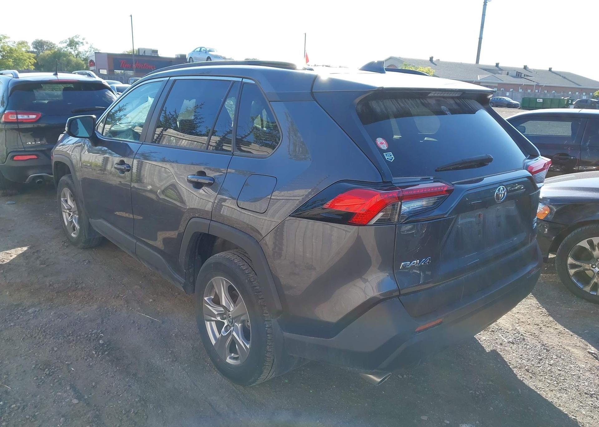 2023 TOYOTA RAV4 XLE