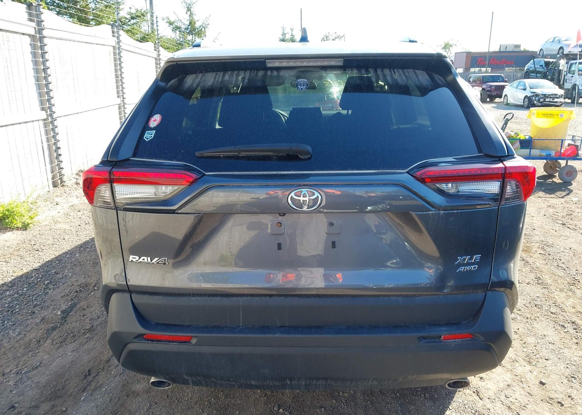 2023 TOYOTA RAV4 XLE