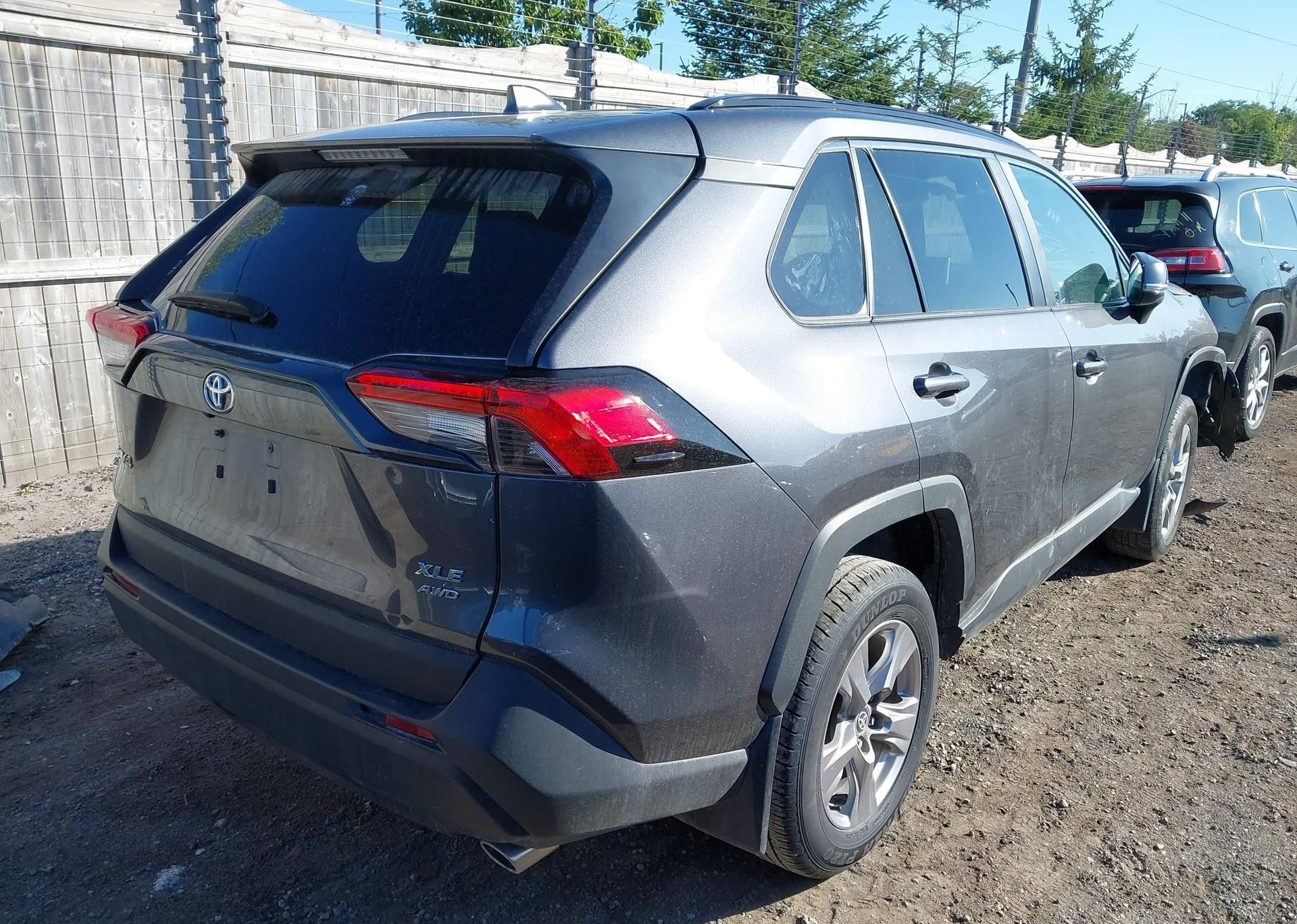 2023 TOYOTA RAV4 XLE