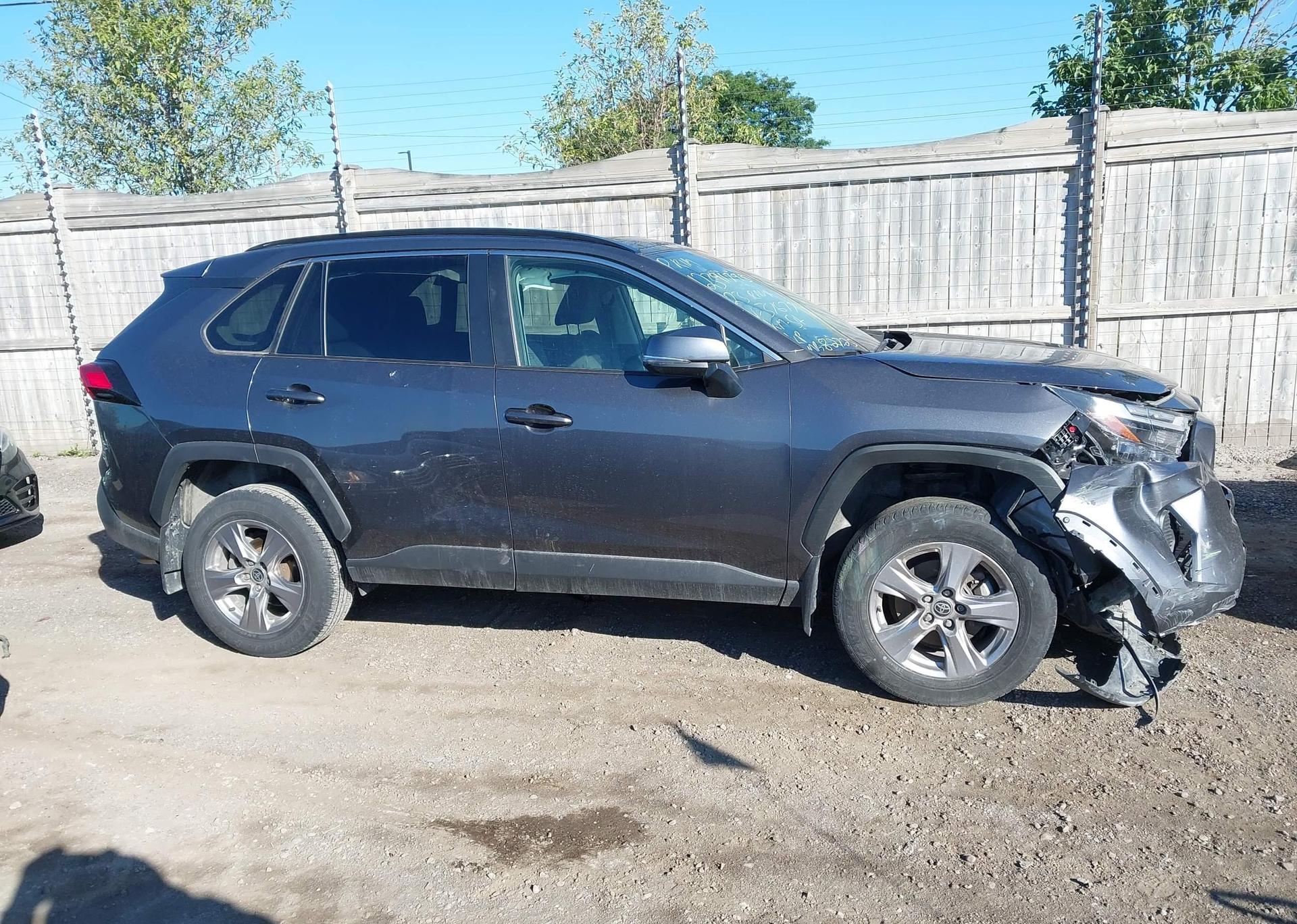 2023 TOYOTA RAV4 XLE
