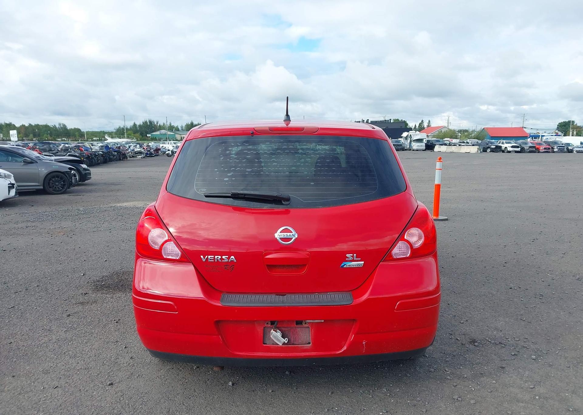 2010 NISSAN VERSA