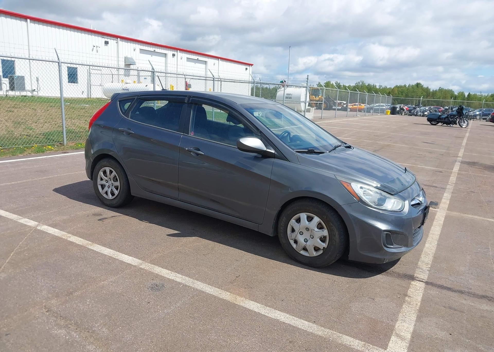2012 HYUNDAI ACCENT GL