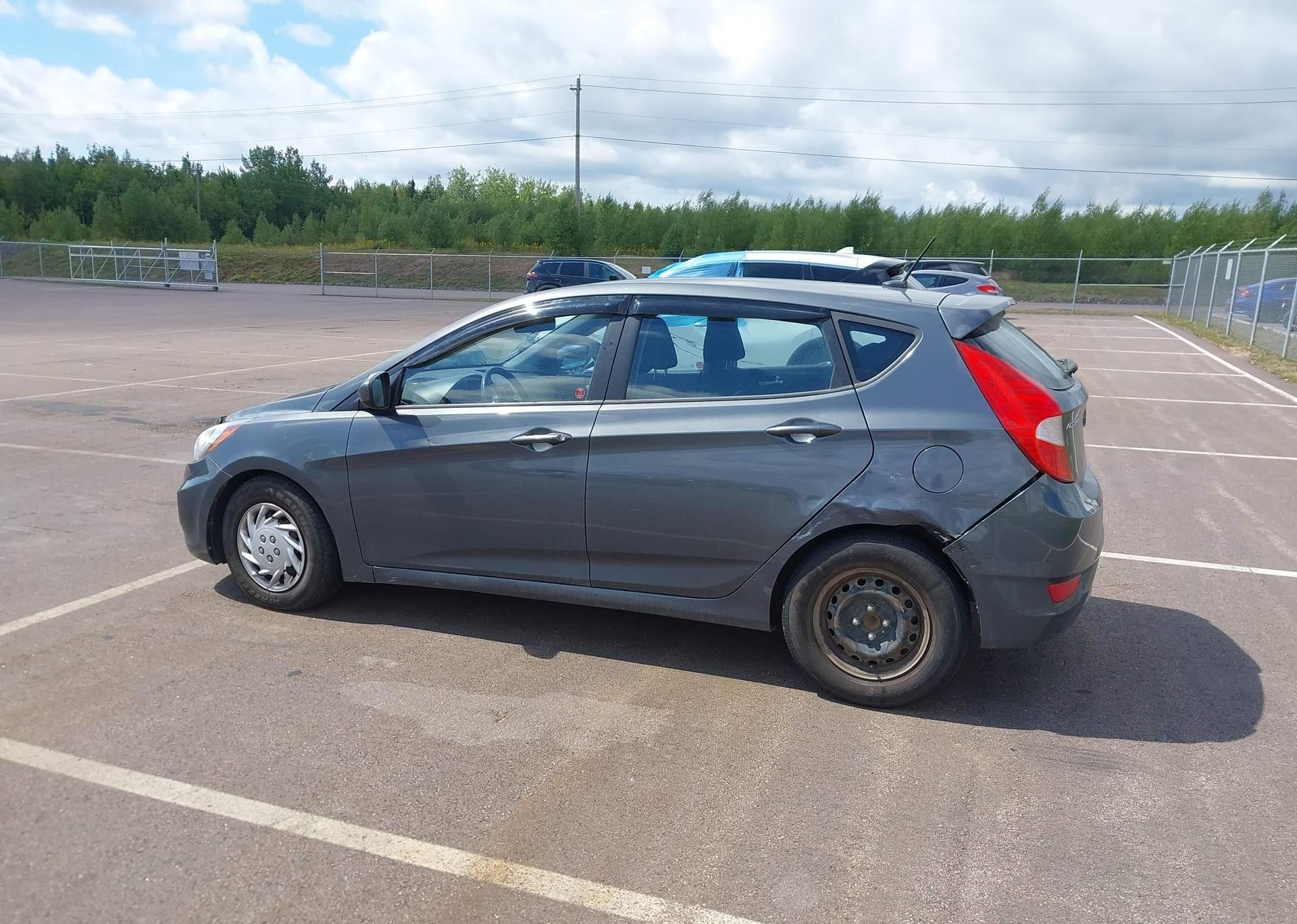 2012 HYUNDAI ACCENT GL