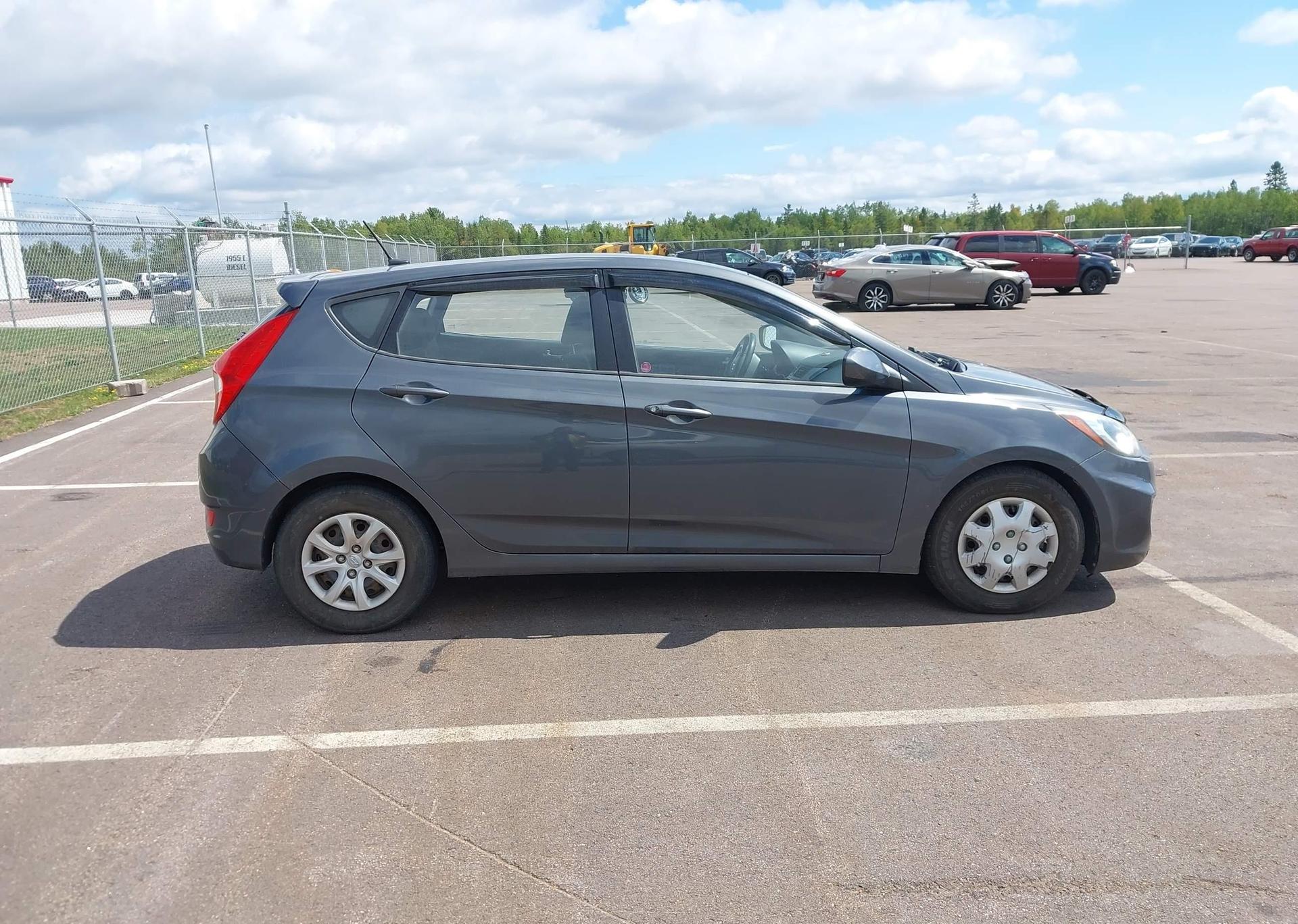 2012 HYUNDAI ACCENT GL
