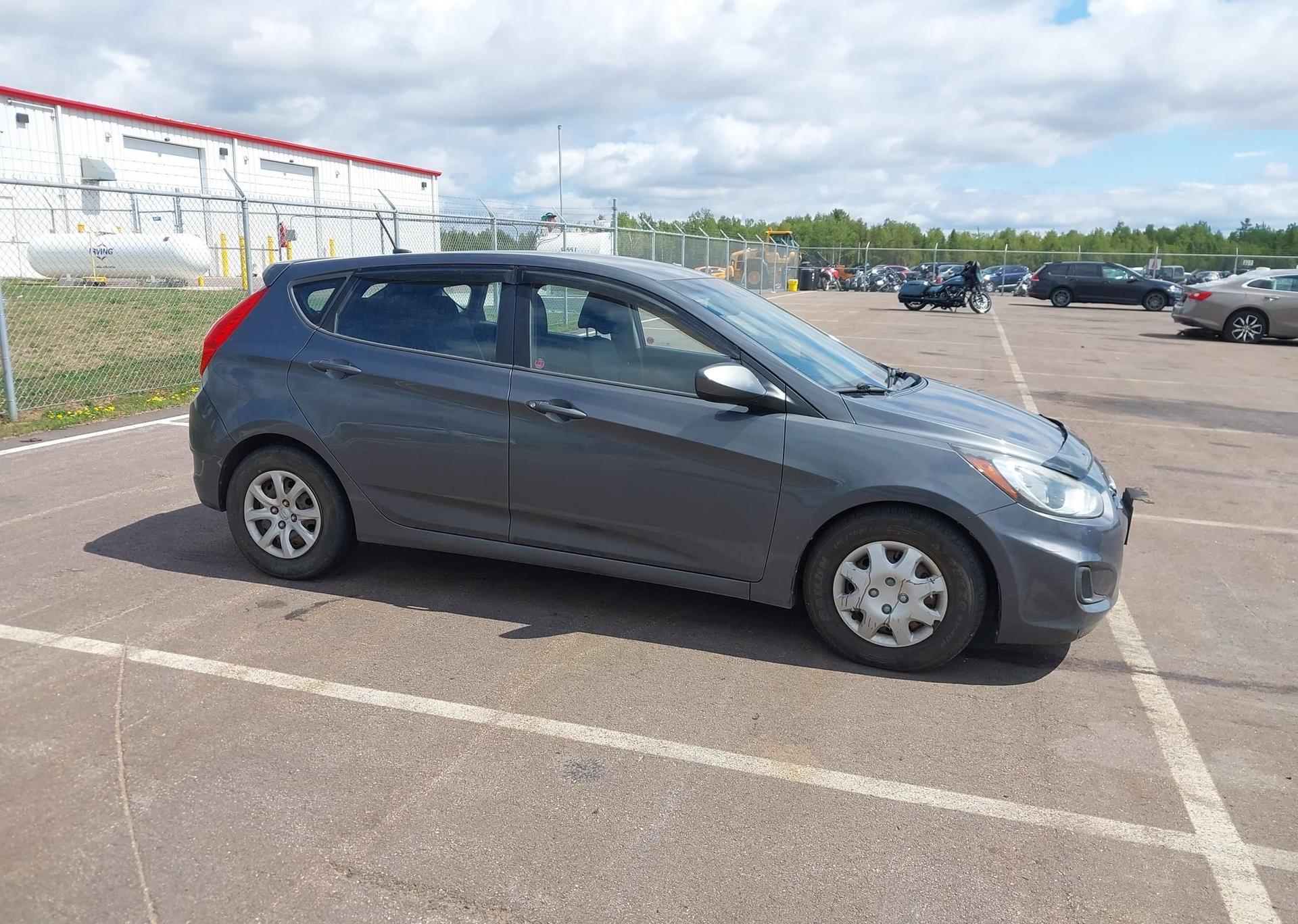 2012 HYUNDAI ACCENT GL
