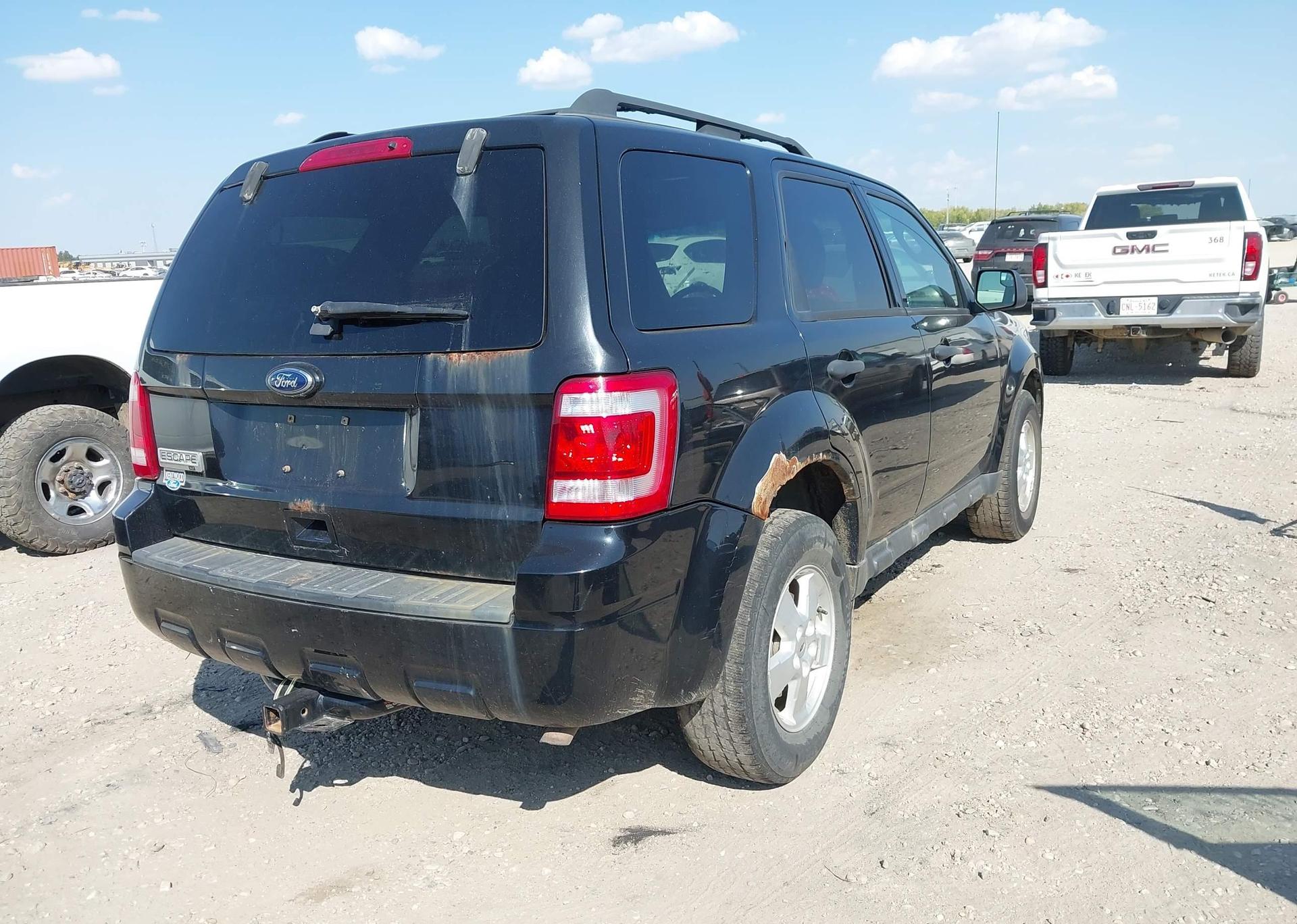 2011 FORD ESCAPE XLT