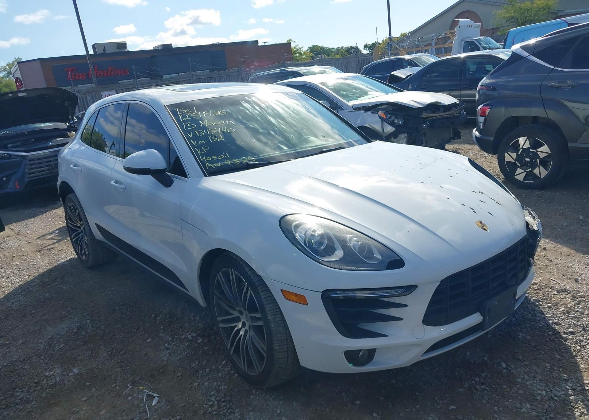 2015 PORSCHE MACAN