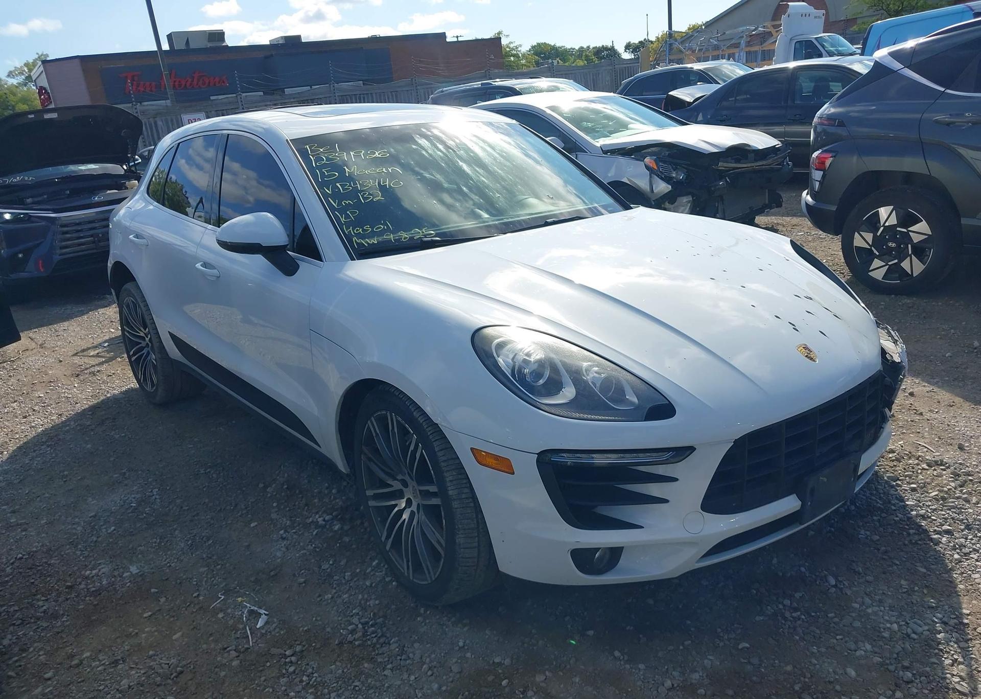 2015 PORSCHE MACAN