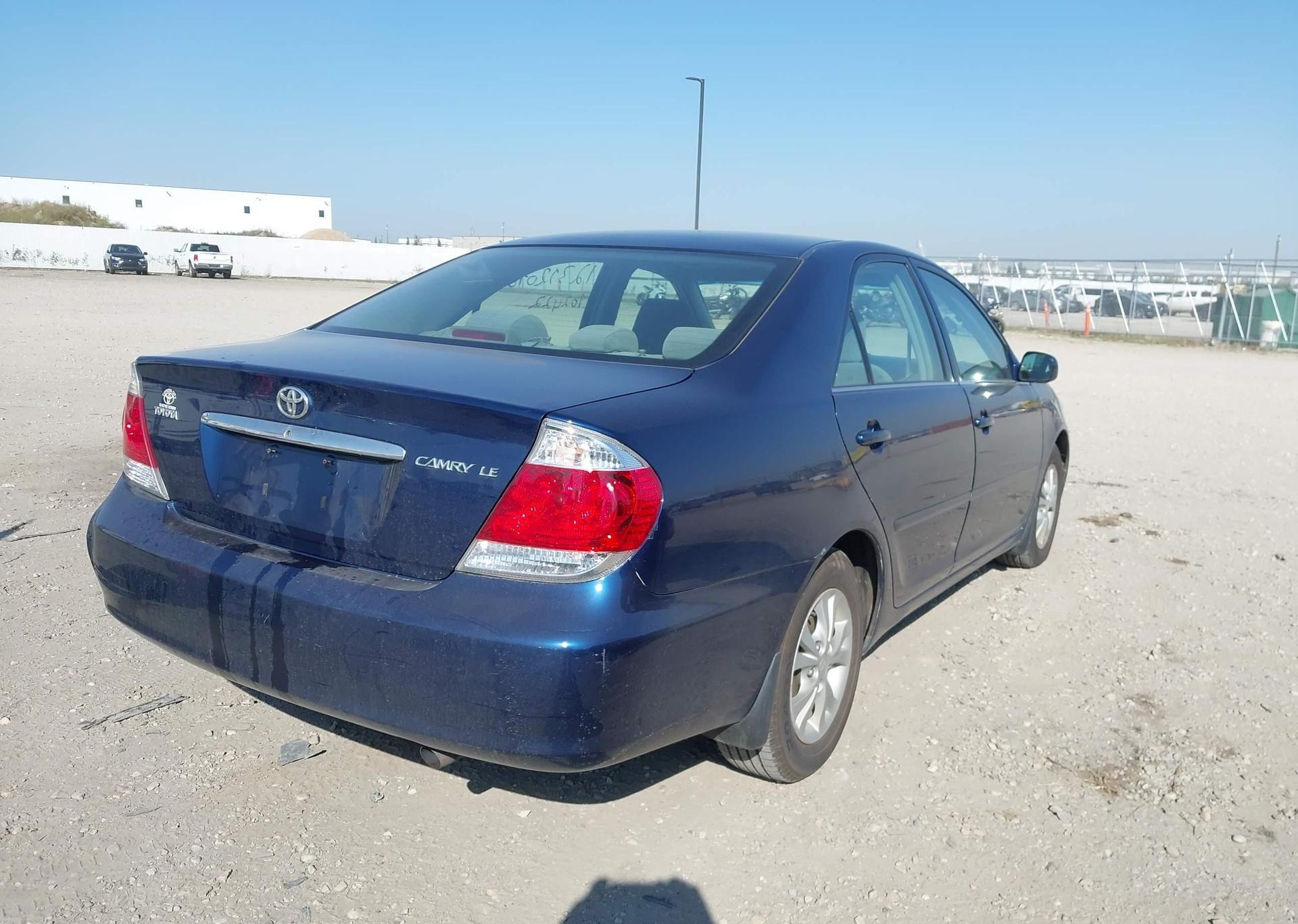 2005 TOYOTA CAMRY LE