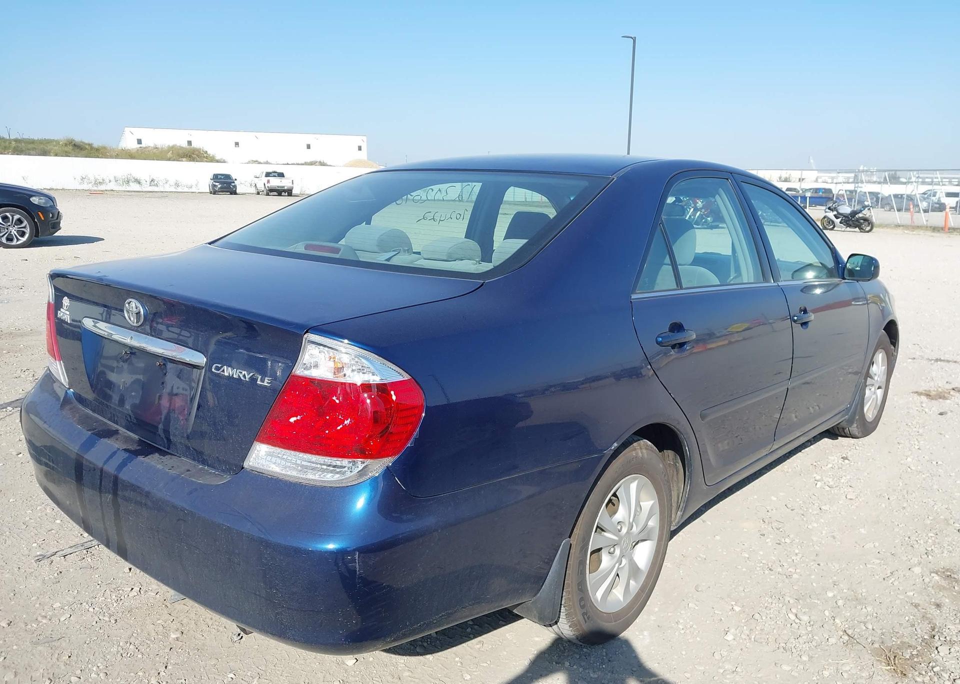2005 TOYOTA CAMRY LE
