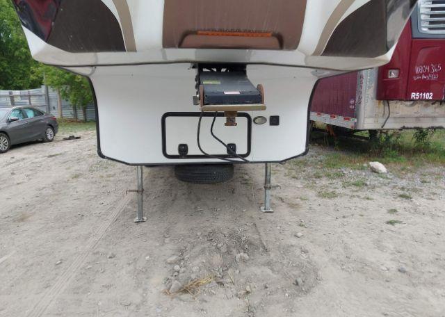 2012 CROSSROADS CRUISER 5 TH WHEEL