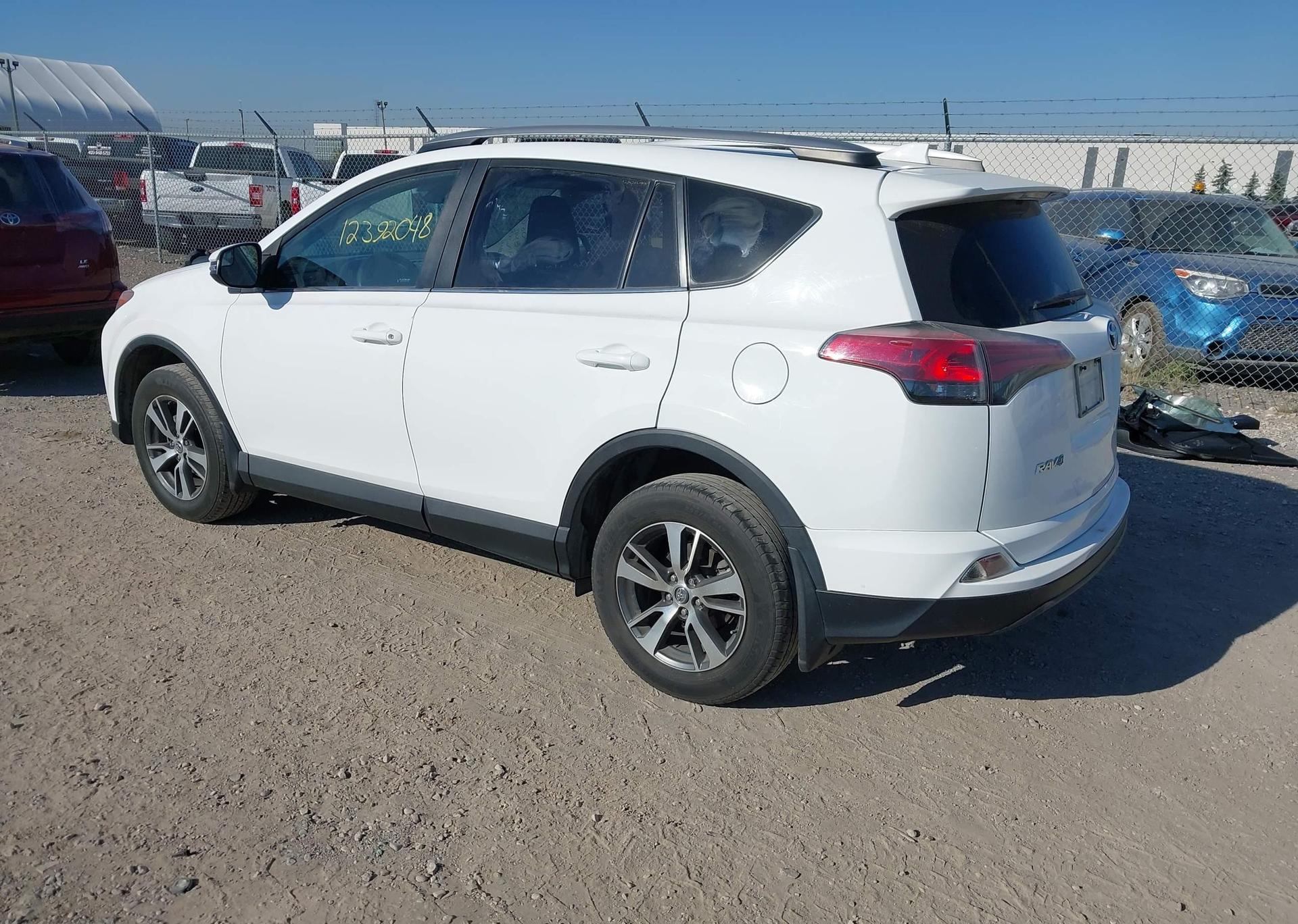2018 TOYOTA RAV4 LE