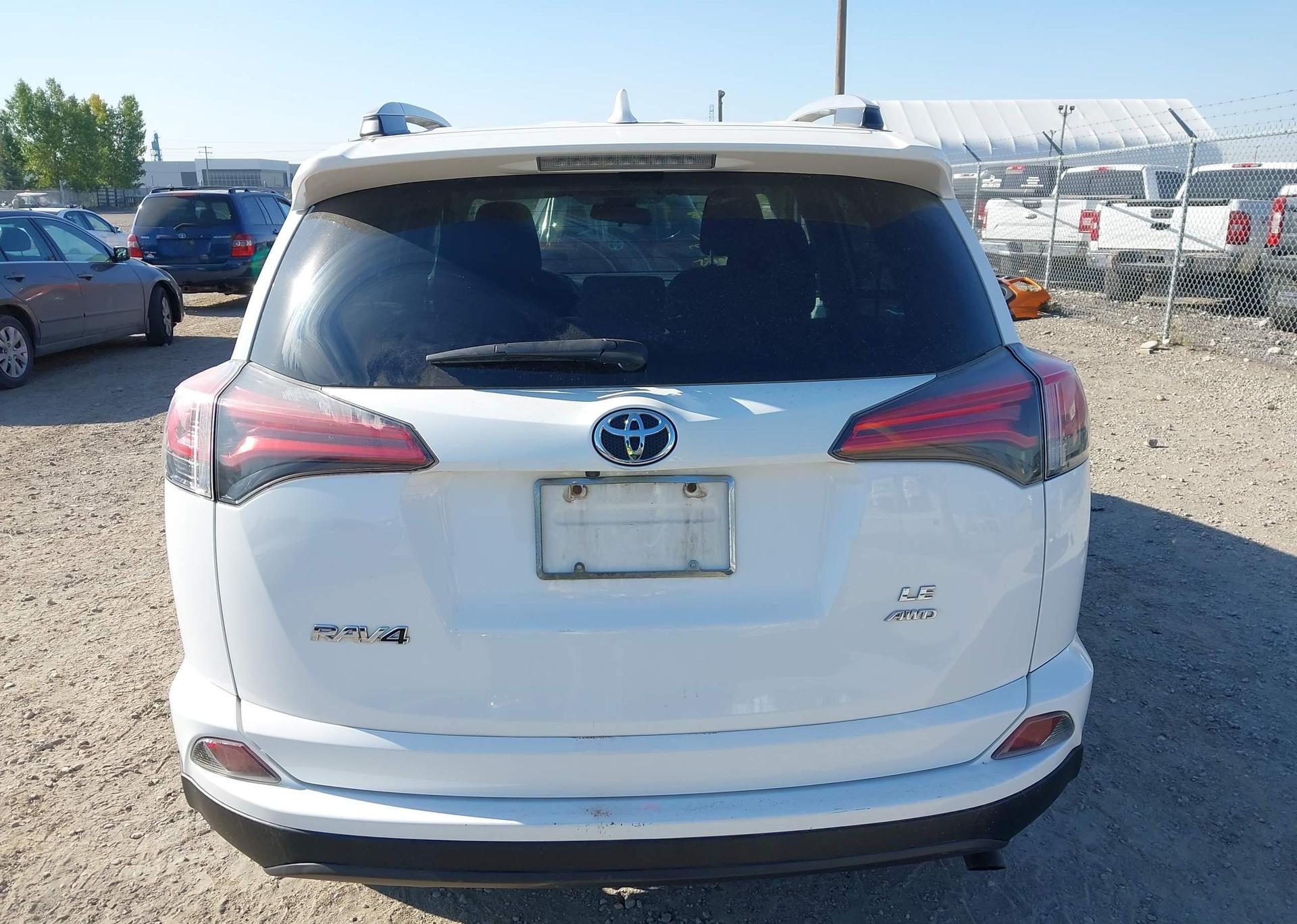 2018 TOYOTA RAV4 LE