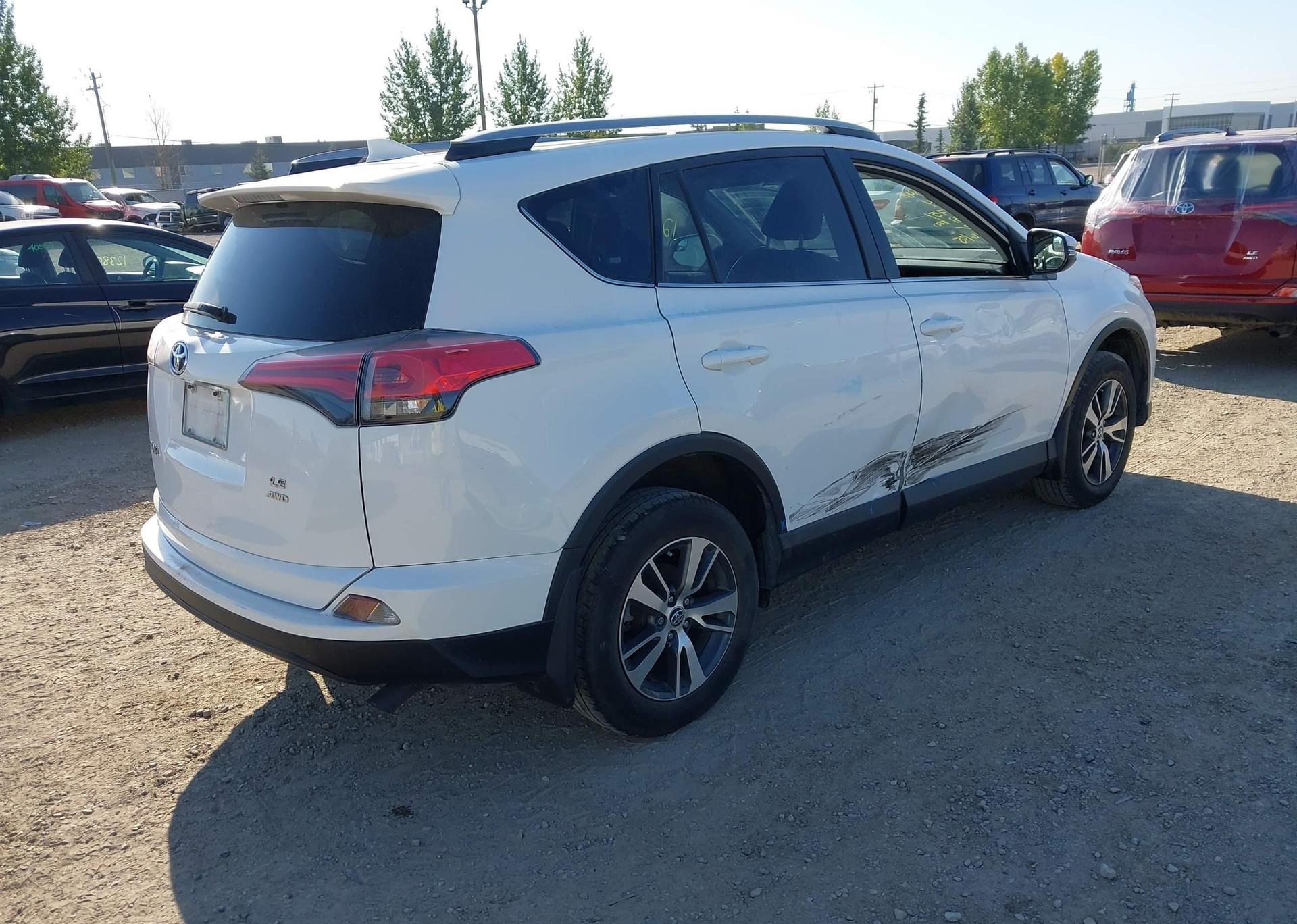2018 TOYOTA RAV4 LE