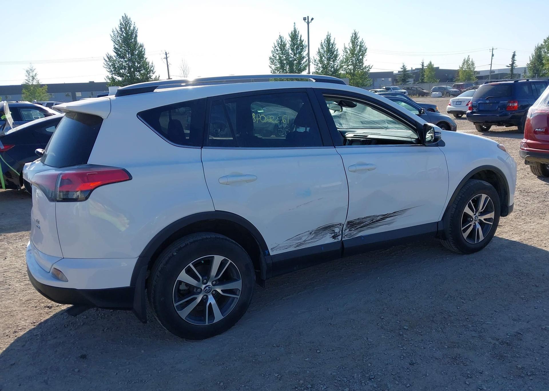 2018 TOYOTA RAV4 LE
