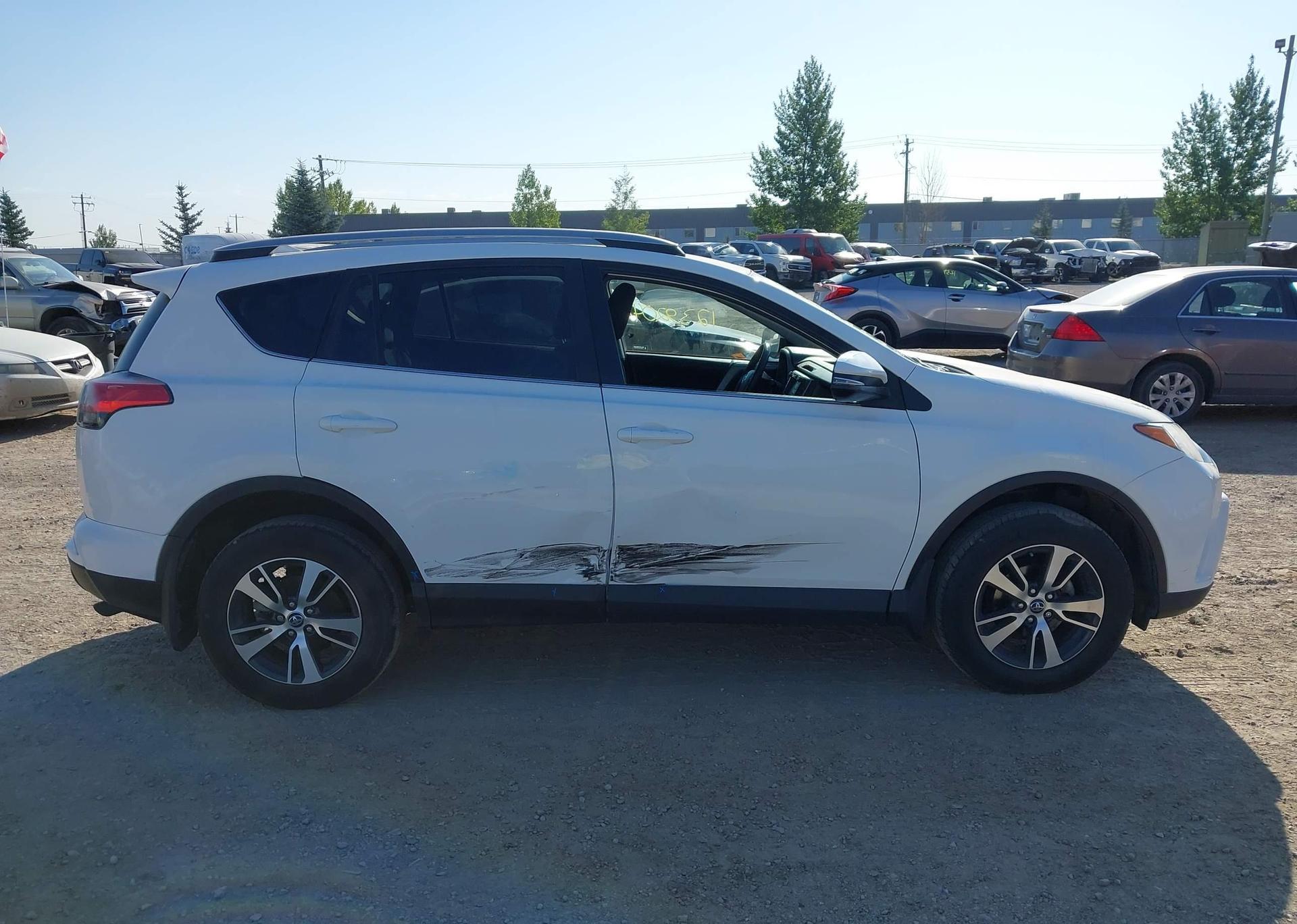 2018 TOYOTA RAV4 LE