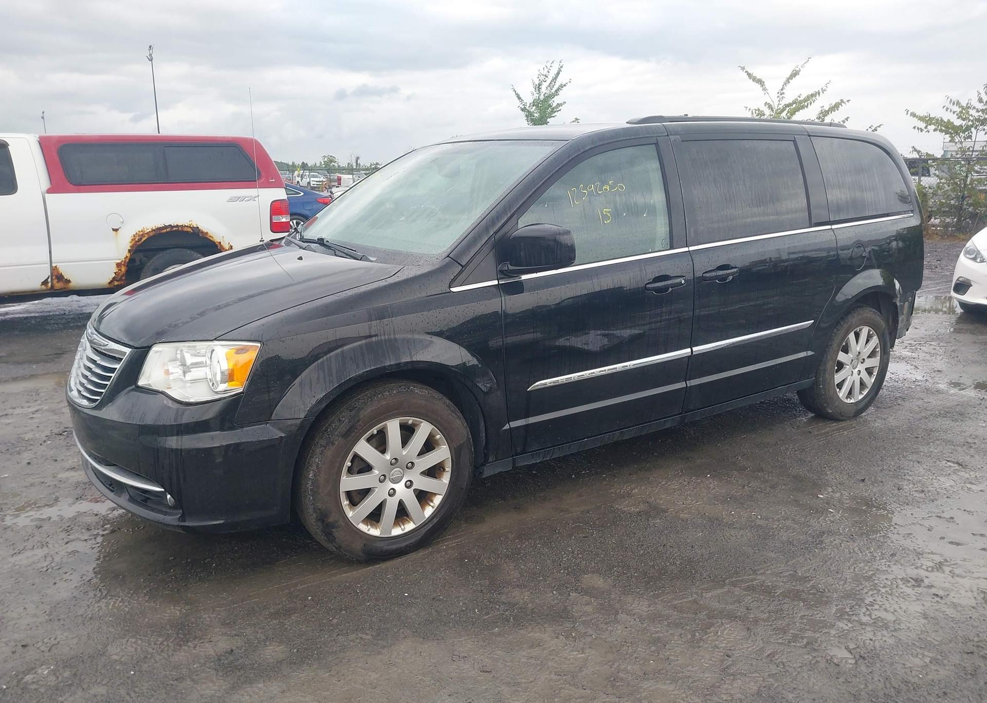 2015 CHRYSLER TOWN & COUNTRY