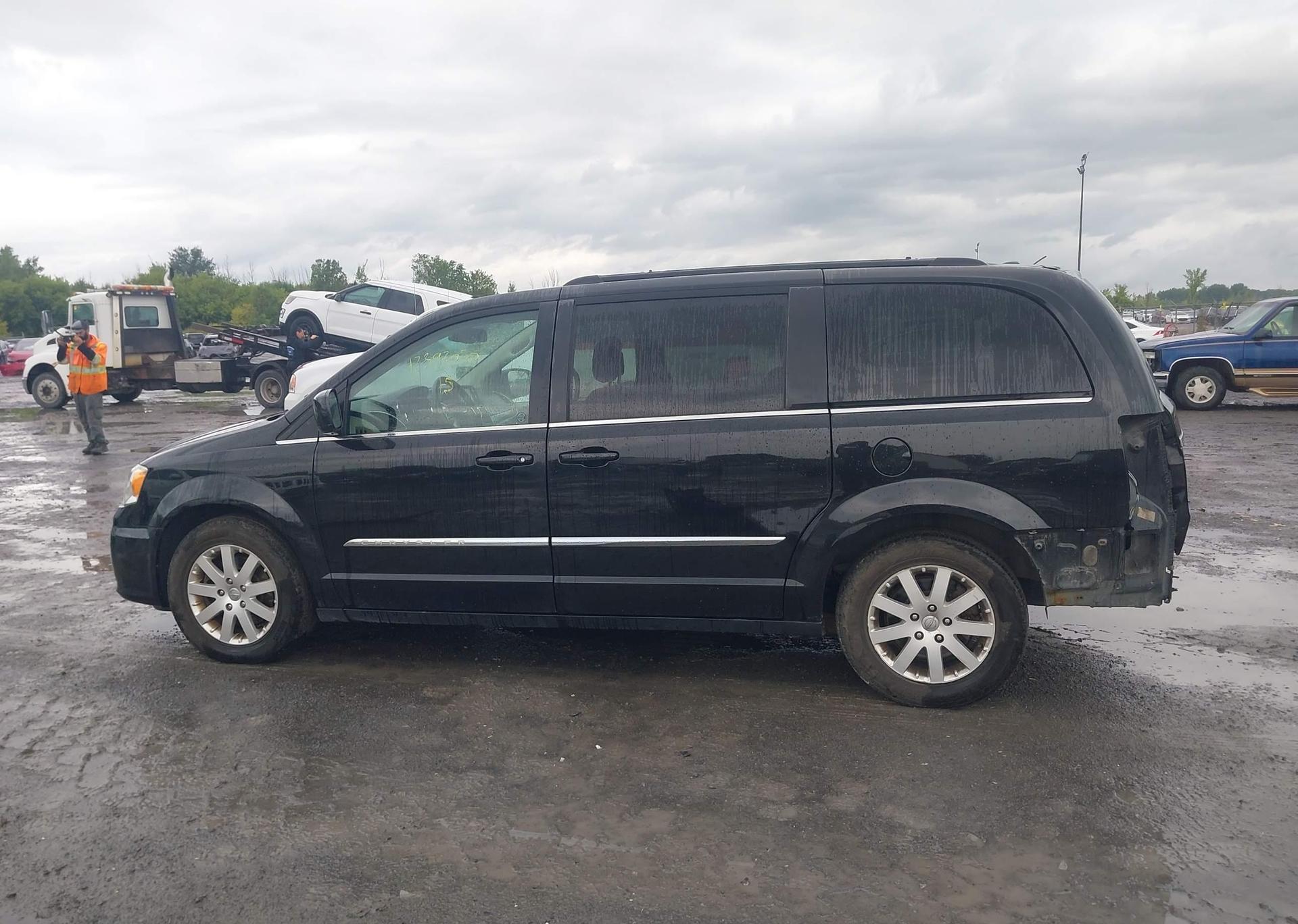 2015 CHRYSLER TOWN & COUNTRY