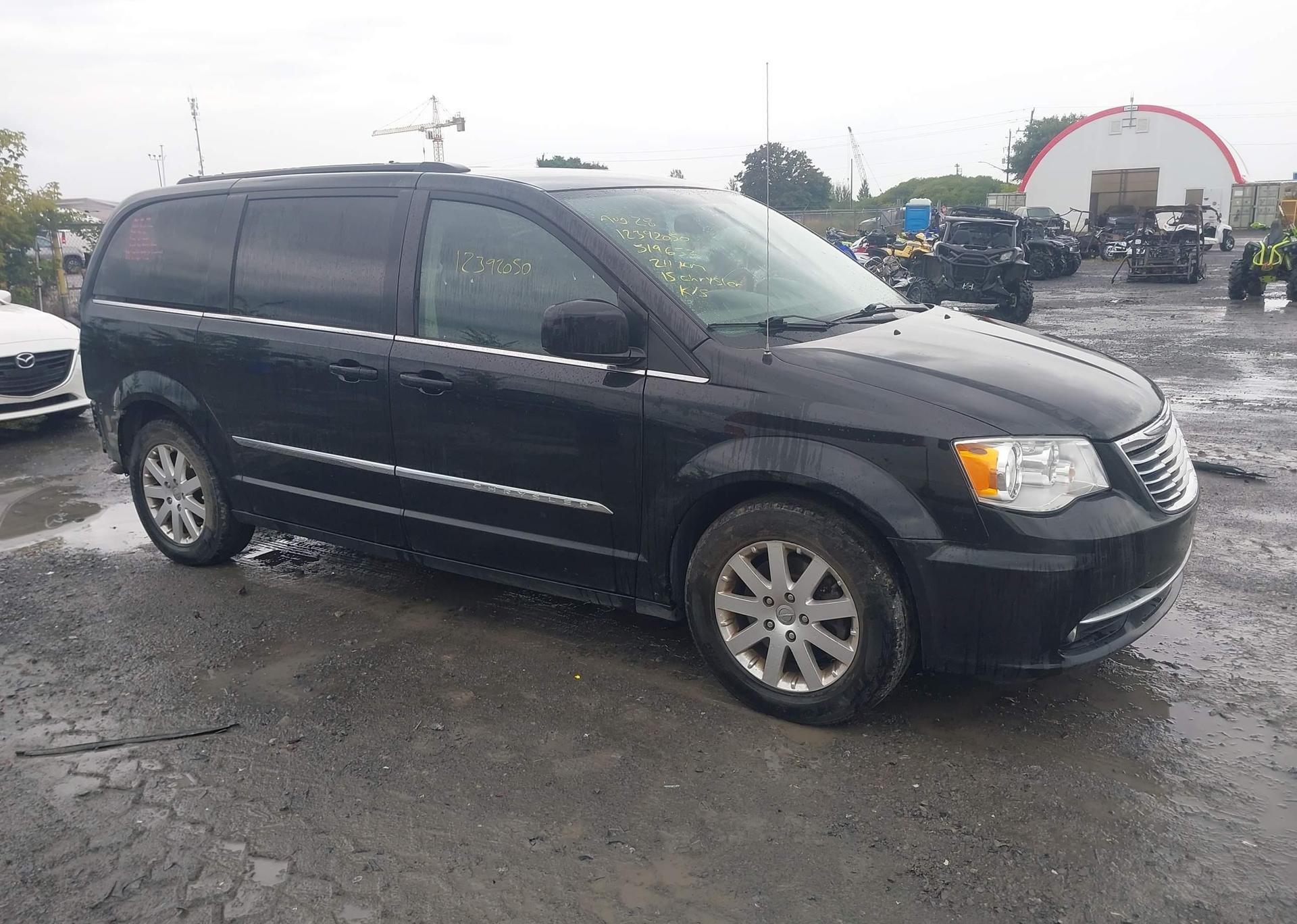 2015 CHRYSLER TOWN & COUNTRY