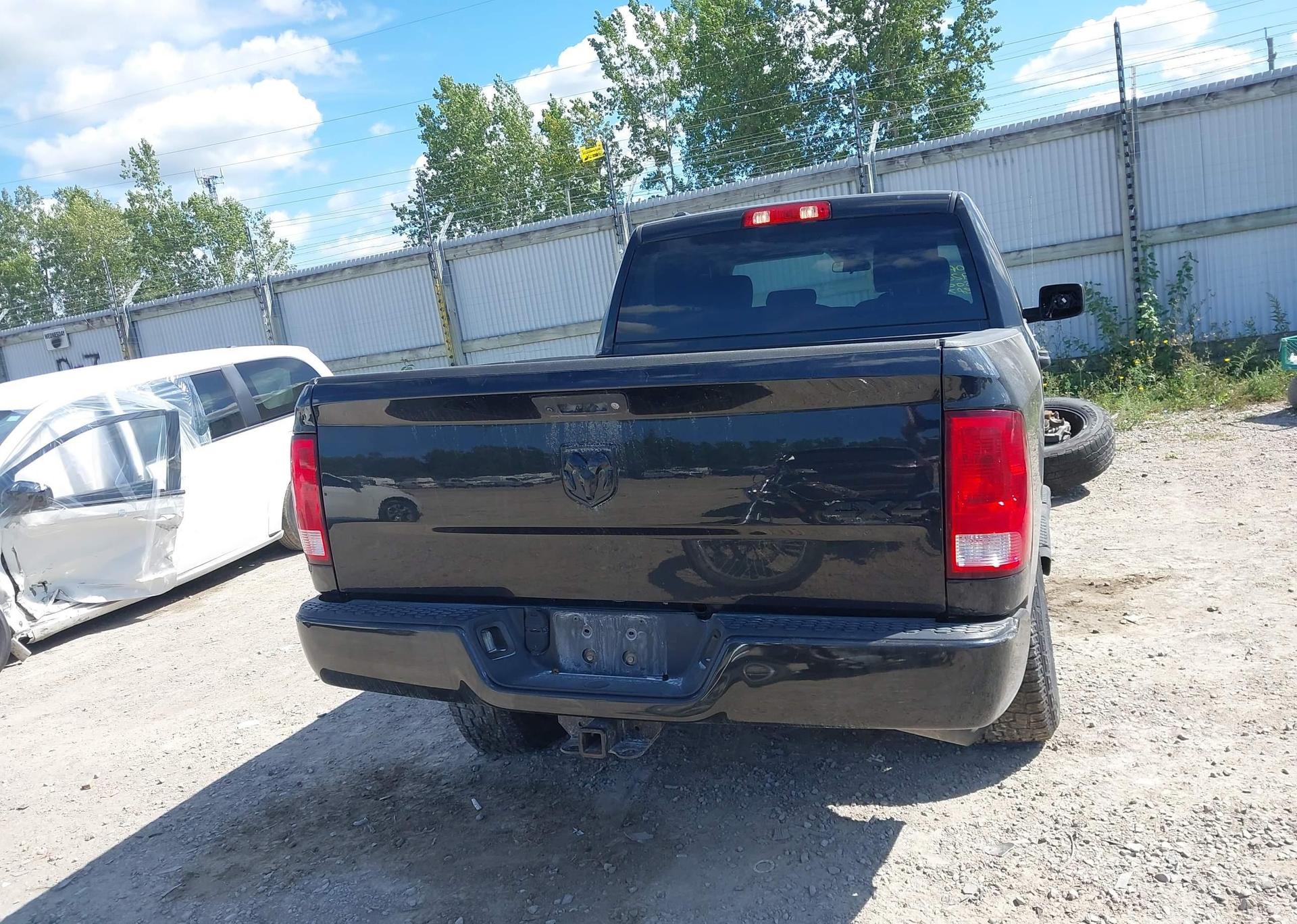 2018 RAM 1500 ST